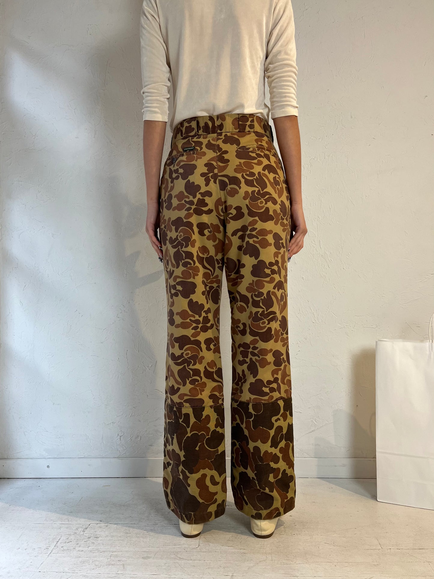 90s ‘Wolverine’ Double Knee Desert Camo Pants / Medium