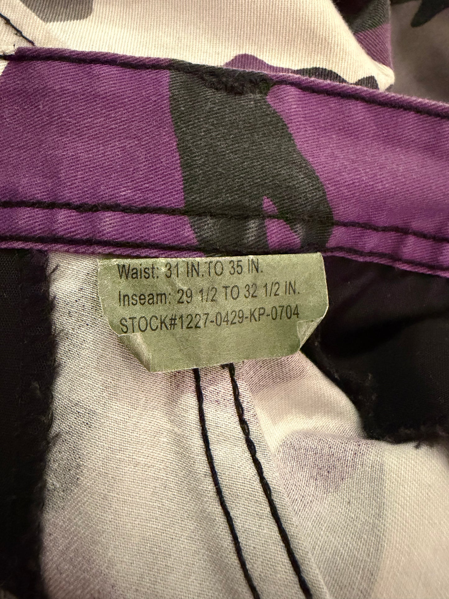 Y2K Authentic Army Purple Camouflage Pants / Vintage 2000s Military Streetwear Grunge Workwear Pants / Medium