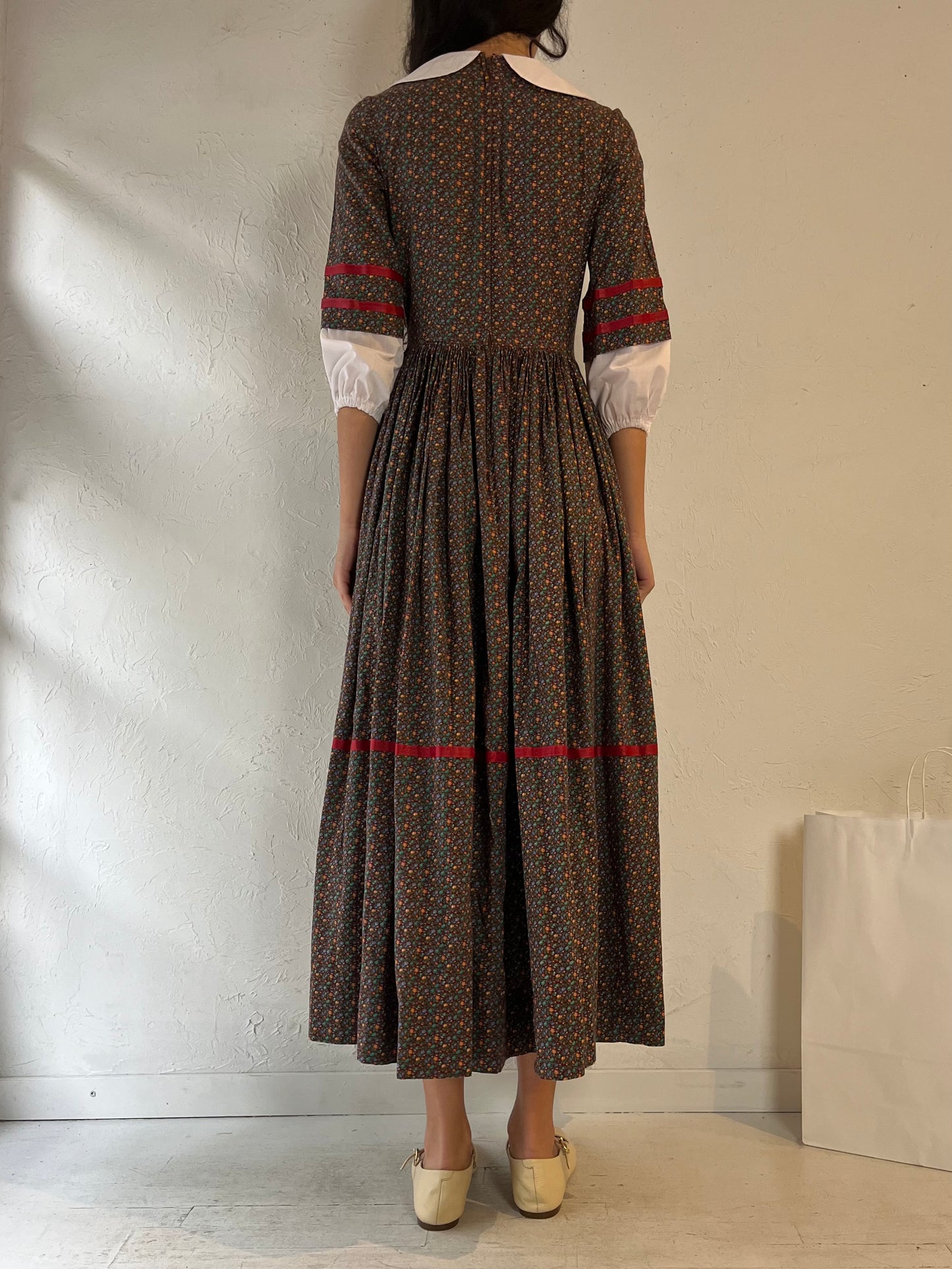 Vintage Handmade Floral Peasant Dress / Small