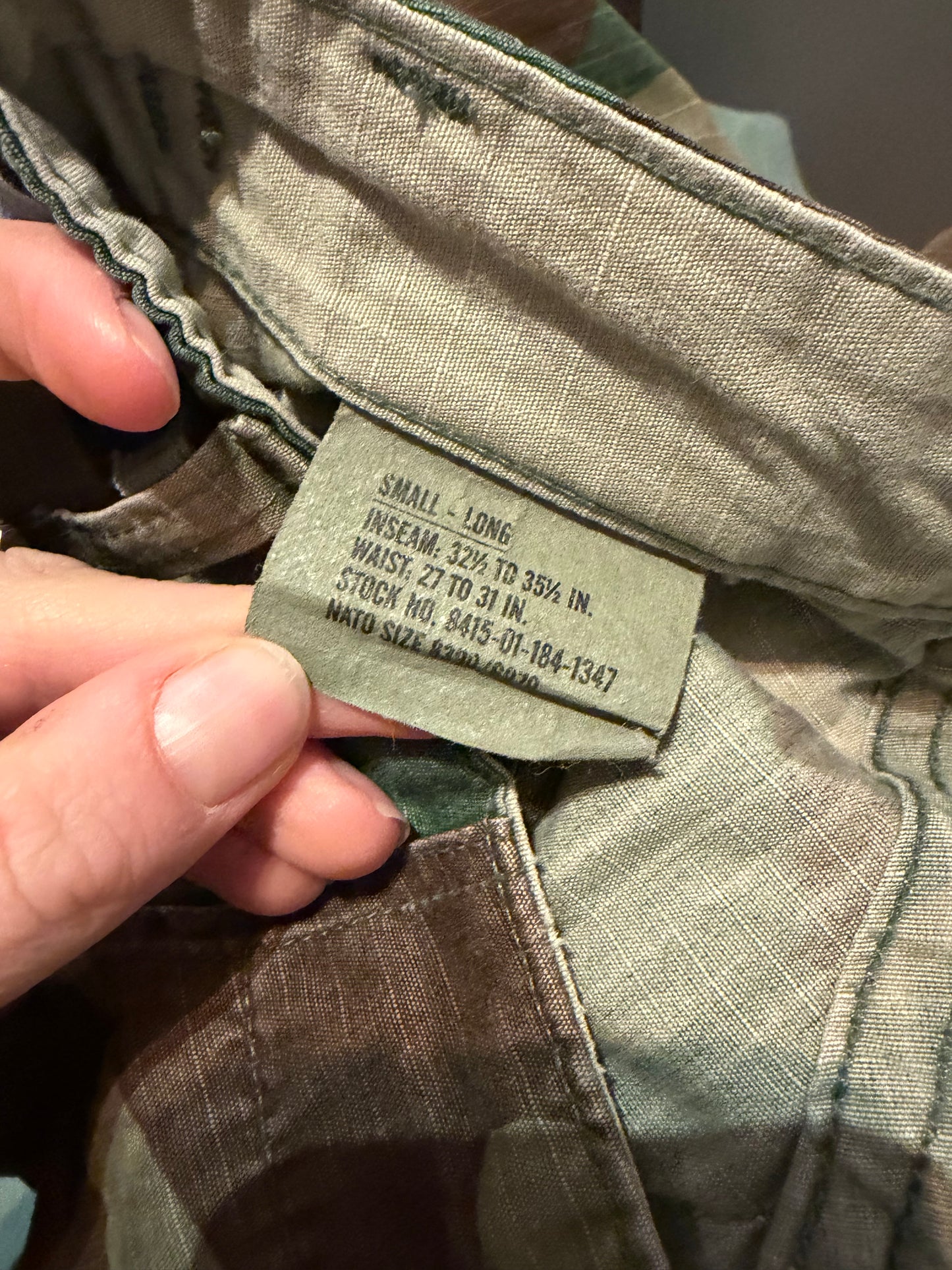 Vintage Authentic Army Cargo Camouflage Pants / Small