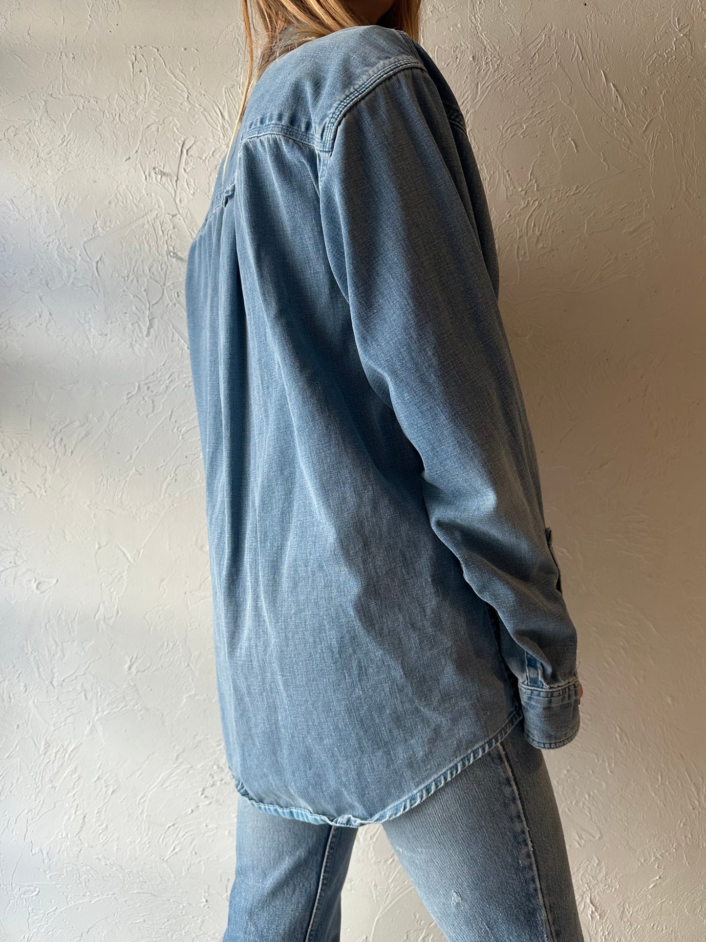 90s ‘Eddie Bauer’ Button Up Denim Shirt / Large