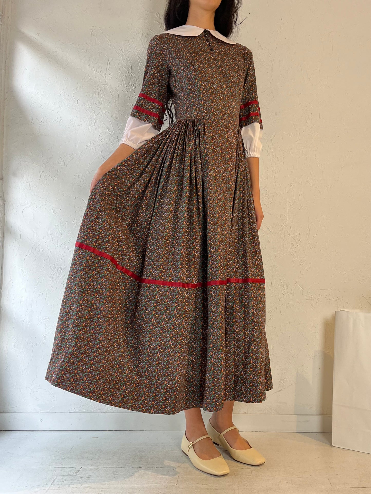 Vintage Handmade Floral Peasant Dress / Small