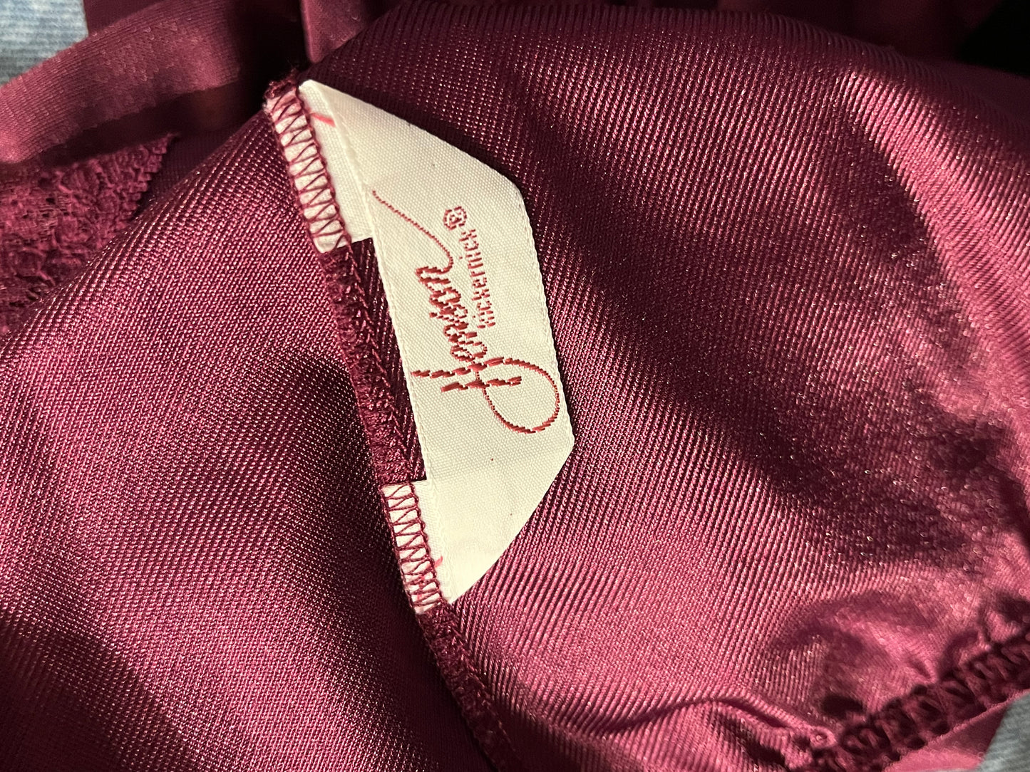 70s ‘Henson’ Burgundy Night Gown / Small