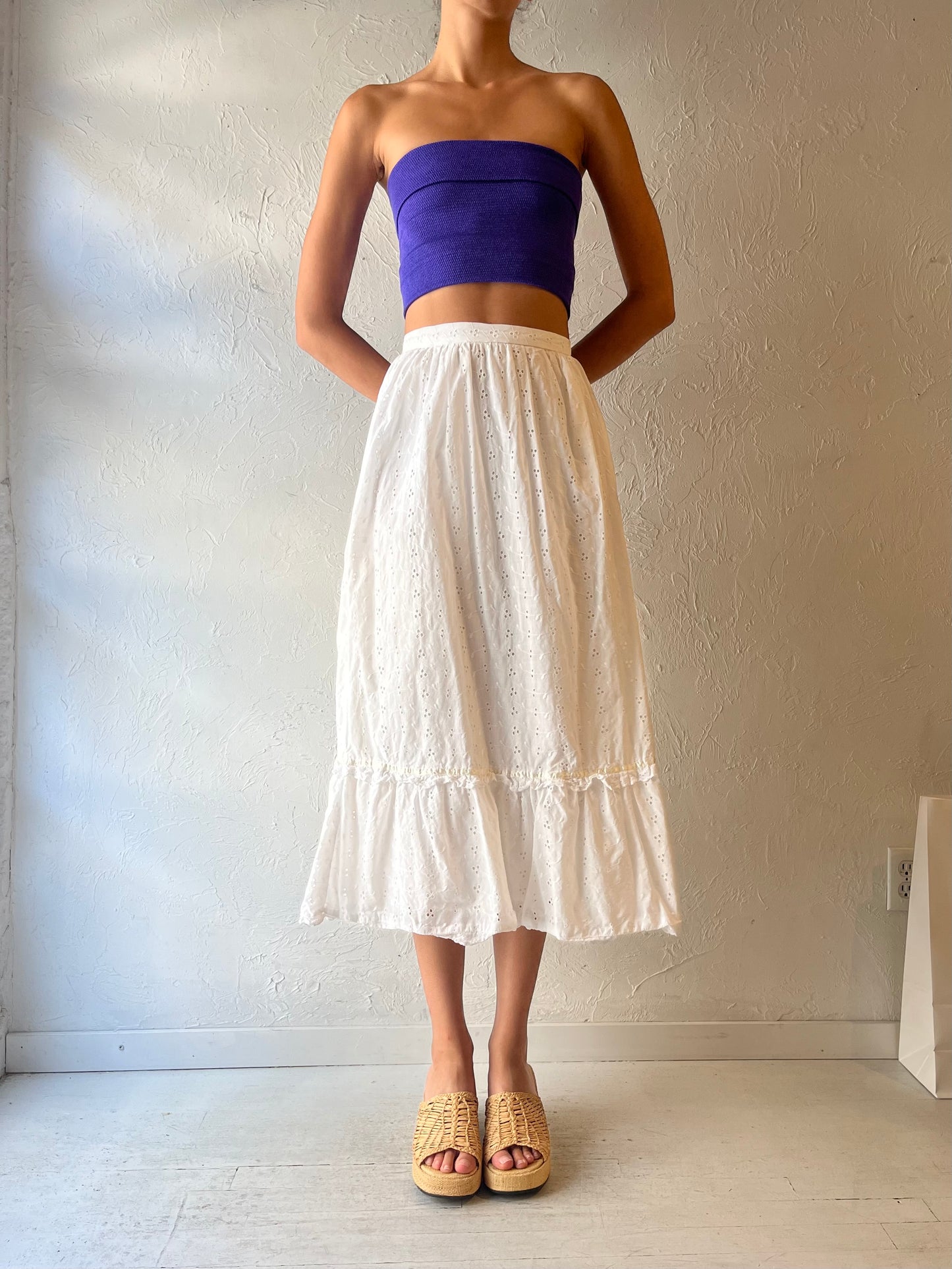 90s White Eyelet Cotton Skirt / Small