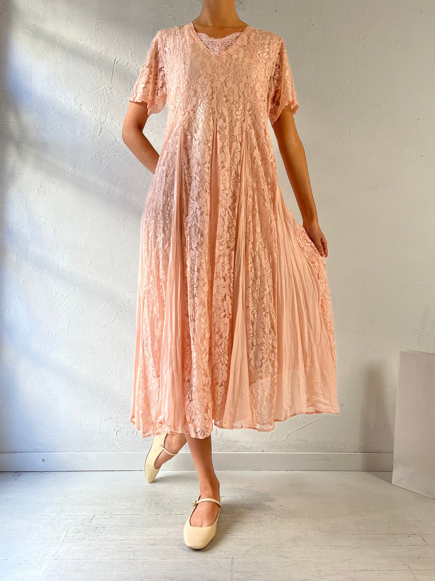 90s ‘Starina’ Pink Lace Dress / Small