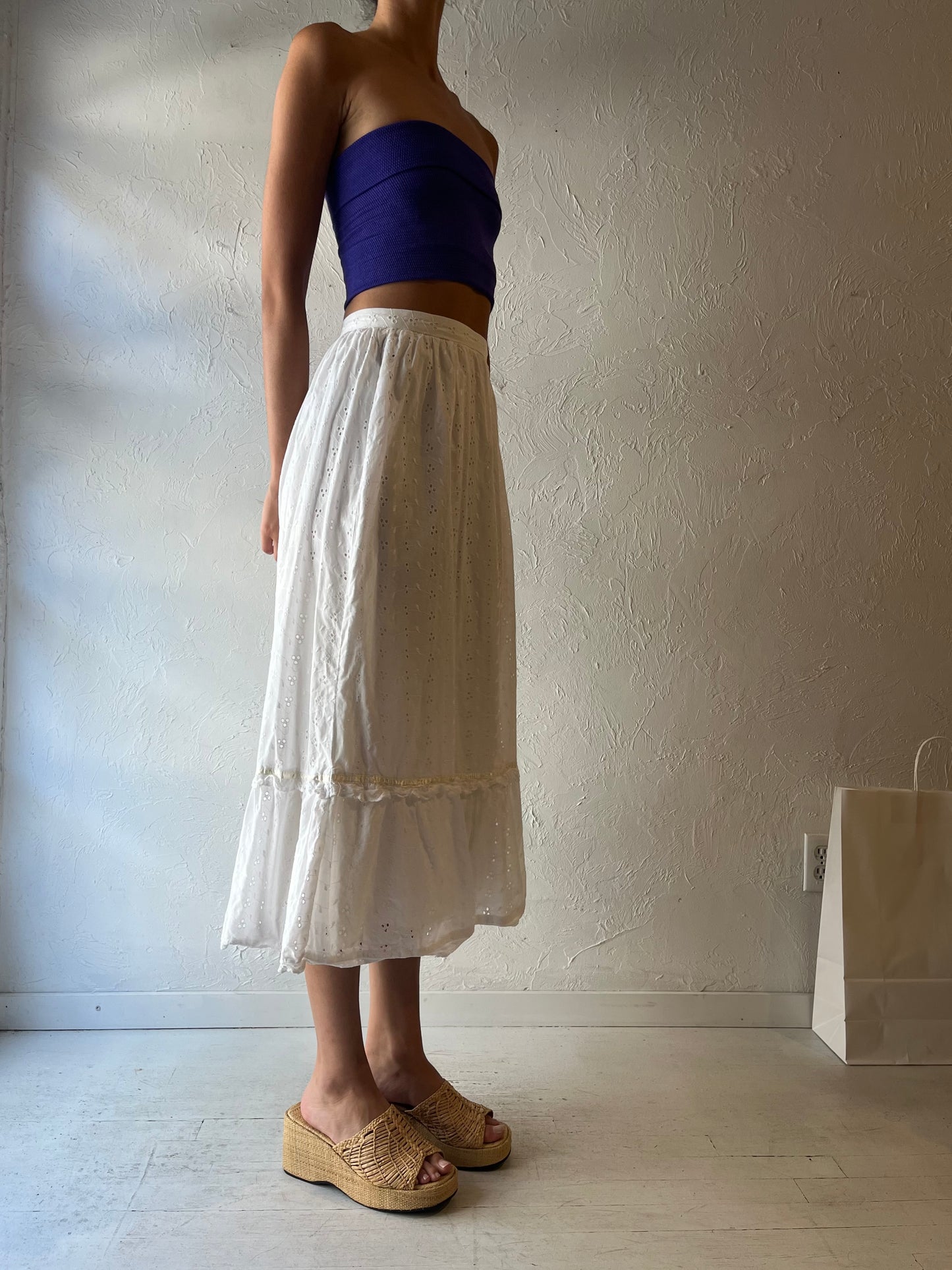 90s White Eyelet Cotton Skirt / Small