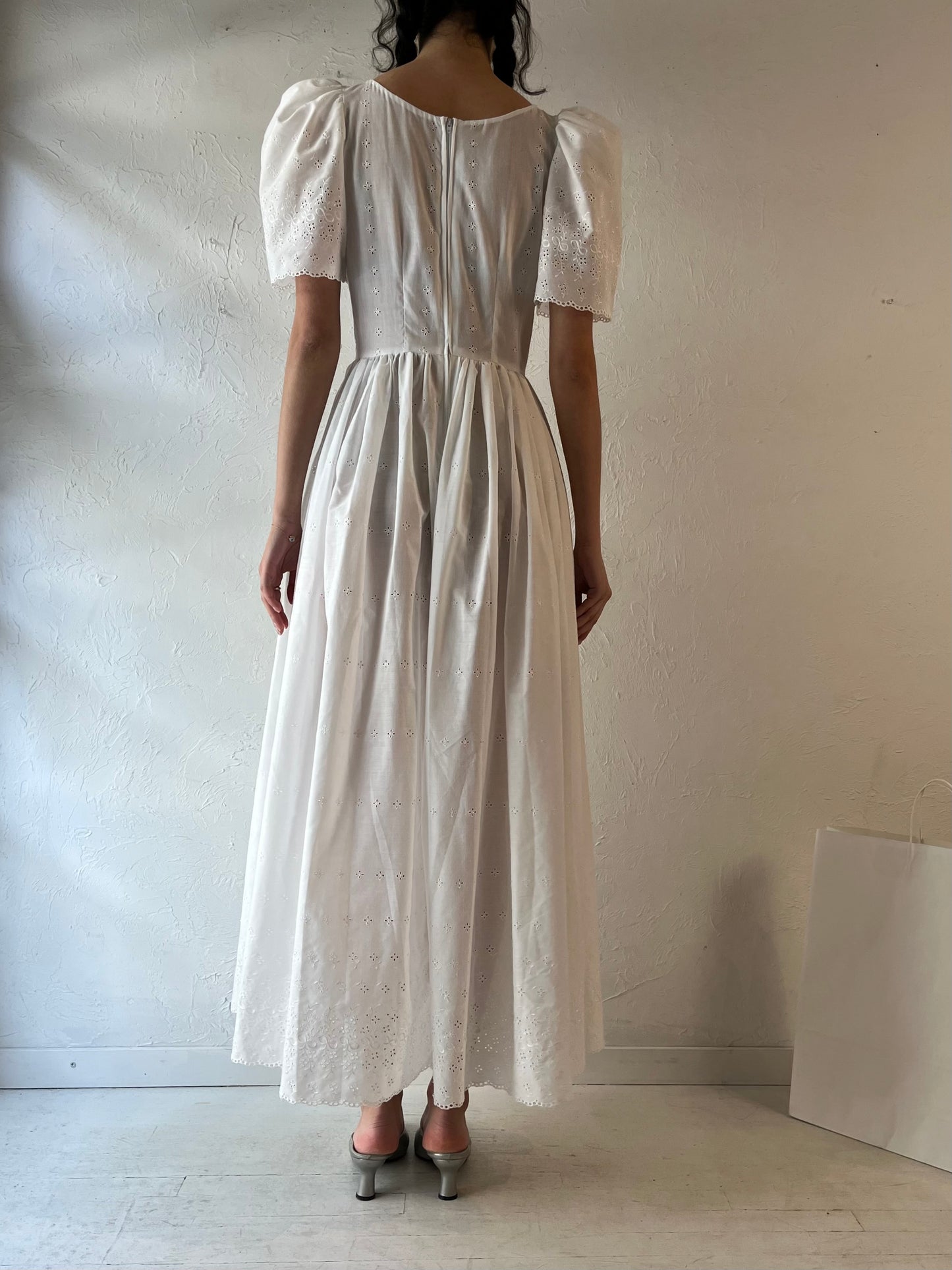 Vintage Handmade White Cotton Eyelet Dress / Small