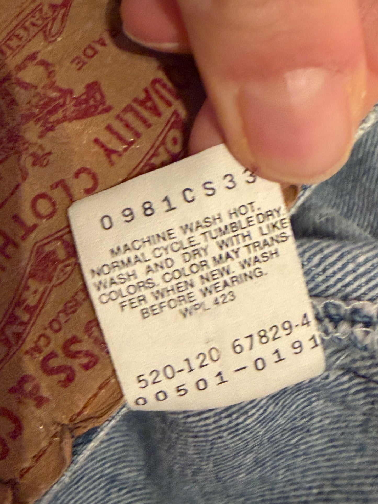 90s ‘Levi’s’ 501 Jeans / Made in USA / 26