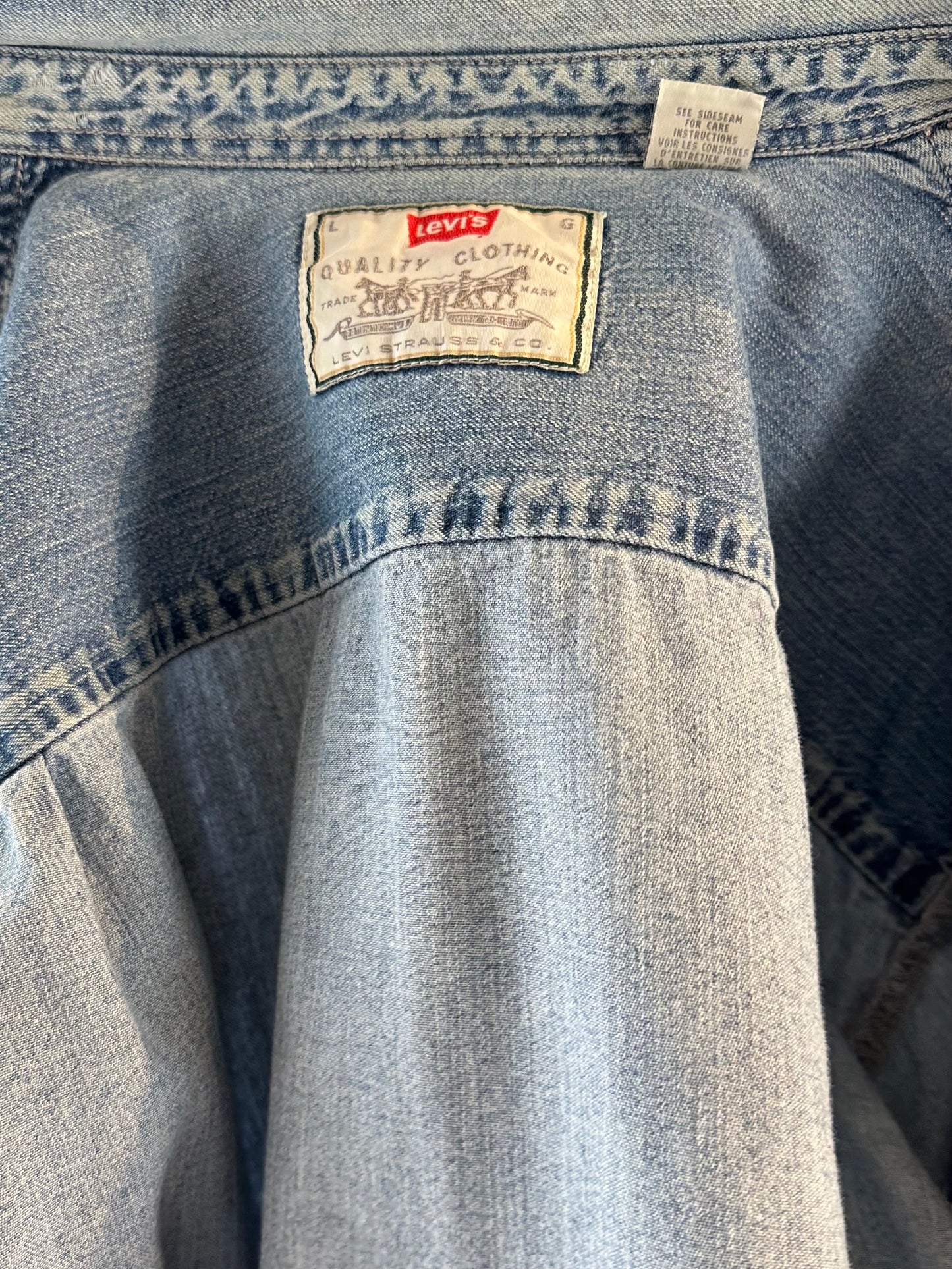 Vintage 'Levis' Button Up Denim Shirt / Large