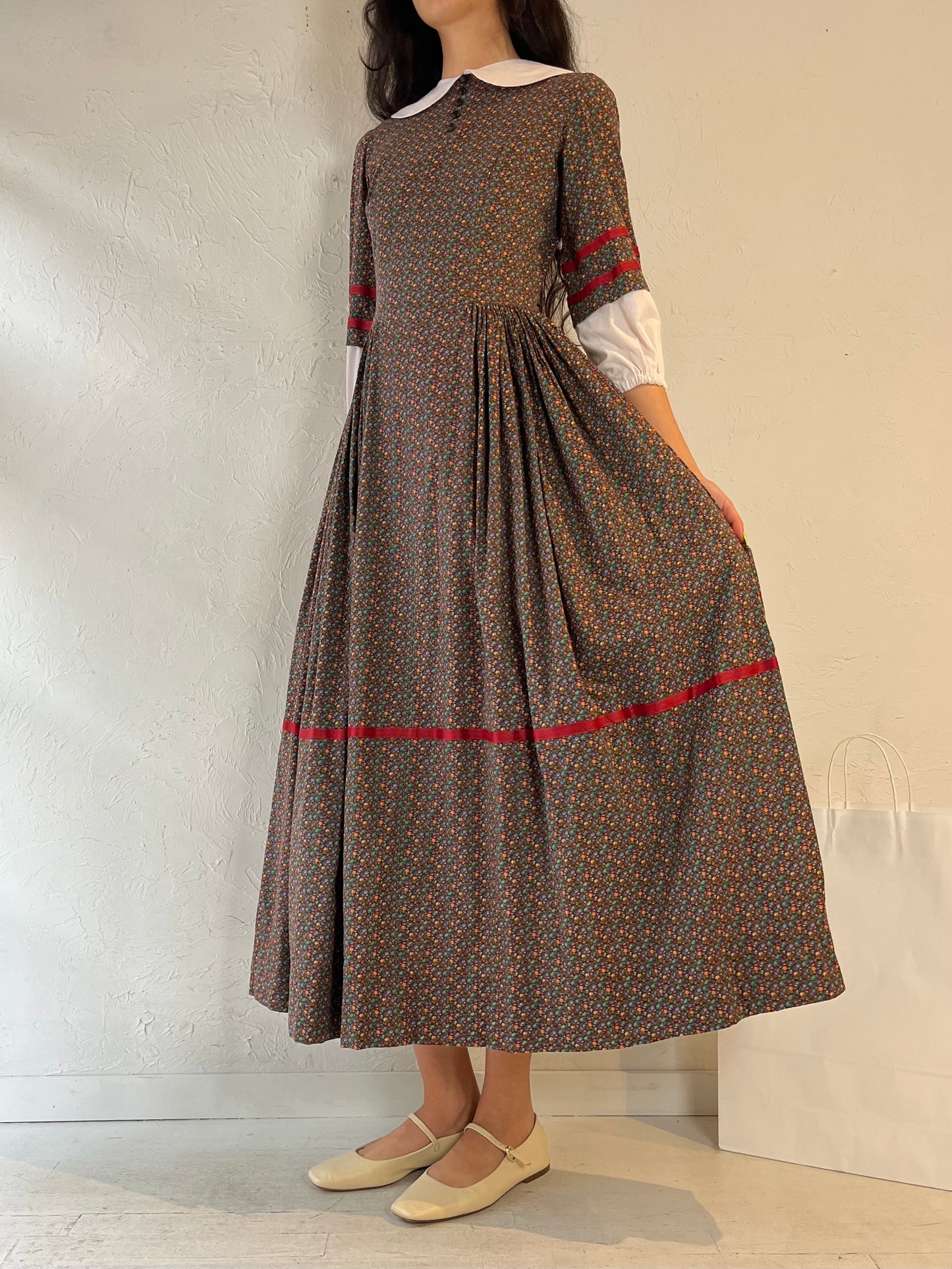 Vintage Handmade Floral Peasant Dress / Small
