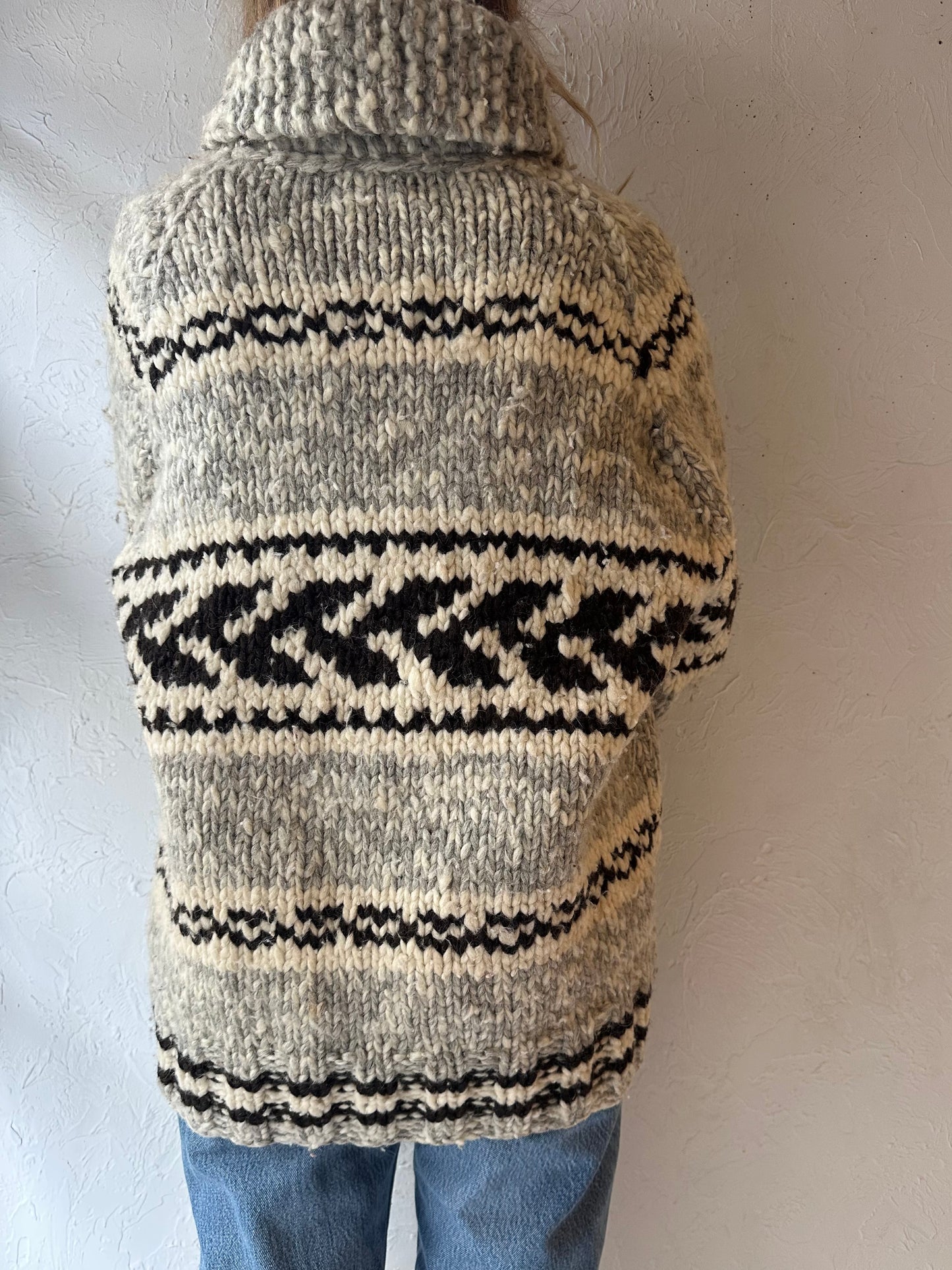 Vintage Hand Knit Wool Sweater / Medium