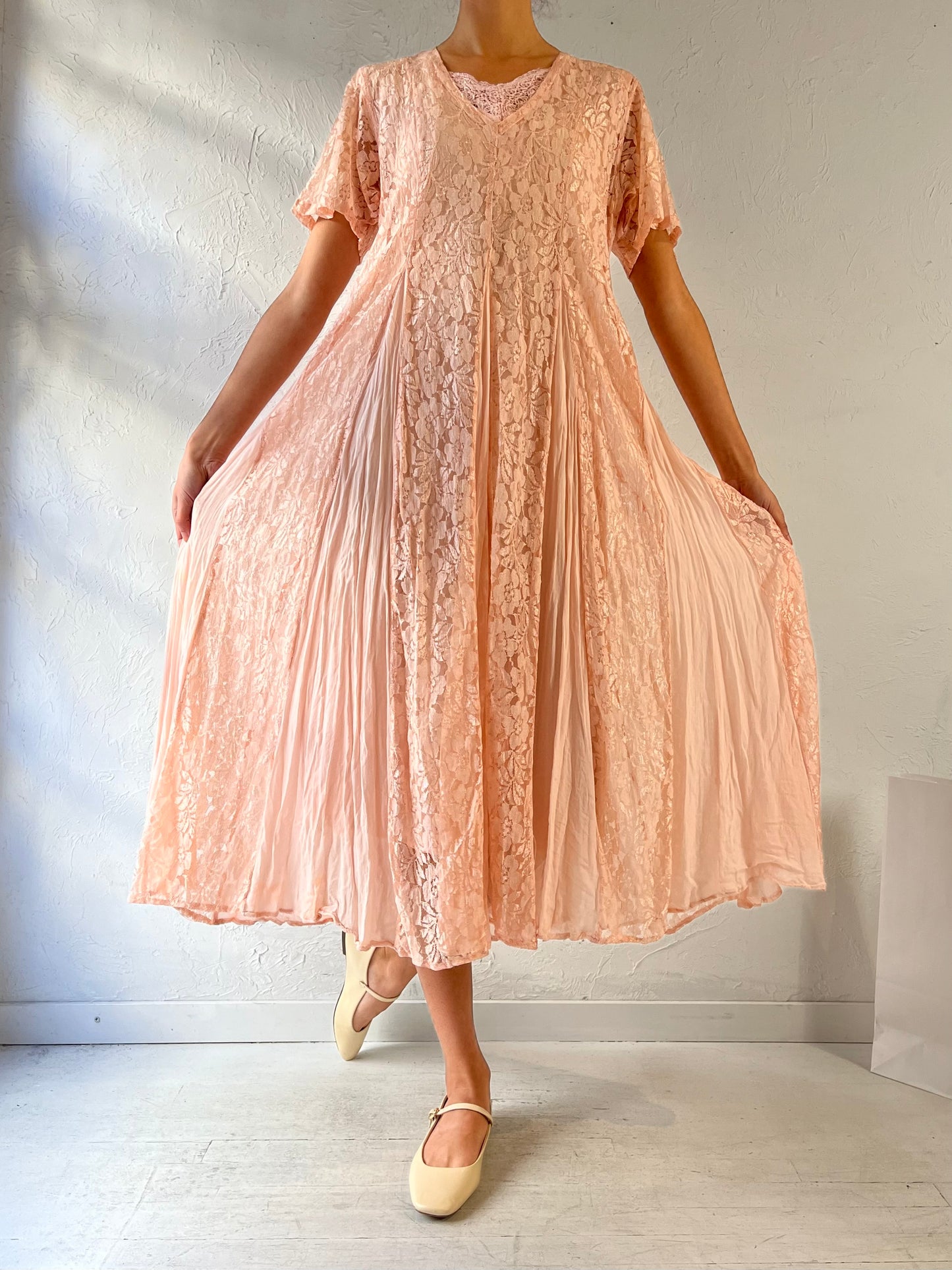 90s ‘Starina’ Pink Lace Dress / Small