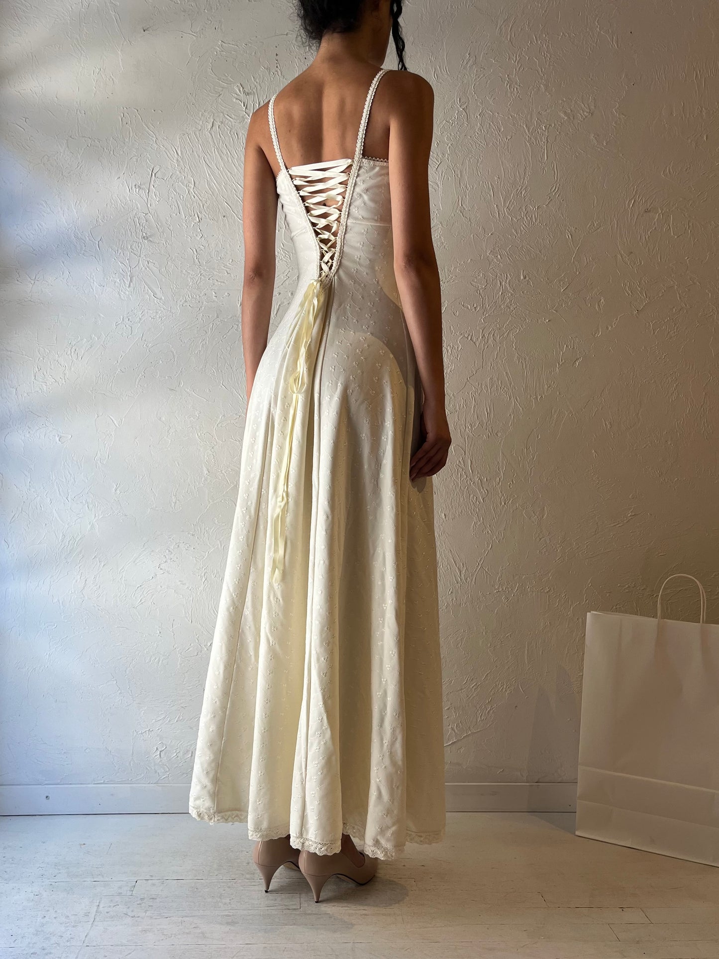 90s Cream Lace Up Formal Dress / Small