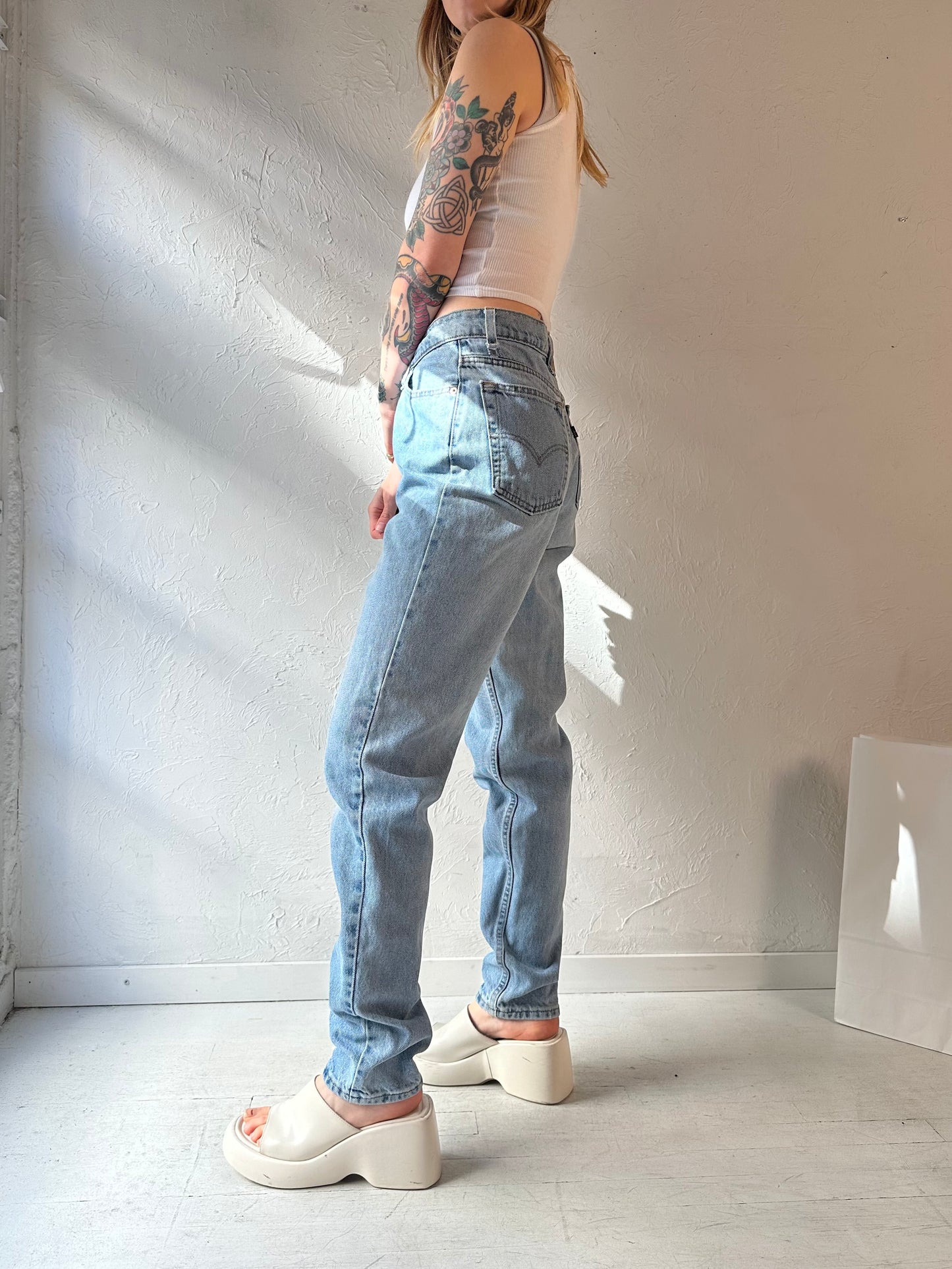 90s ‘Levi’s 512’ High Waisted Slim Fit Jeans / Made in USA / 28" Waist
