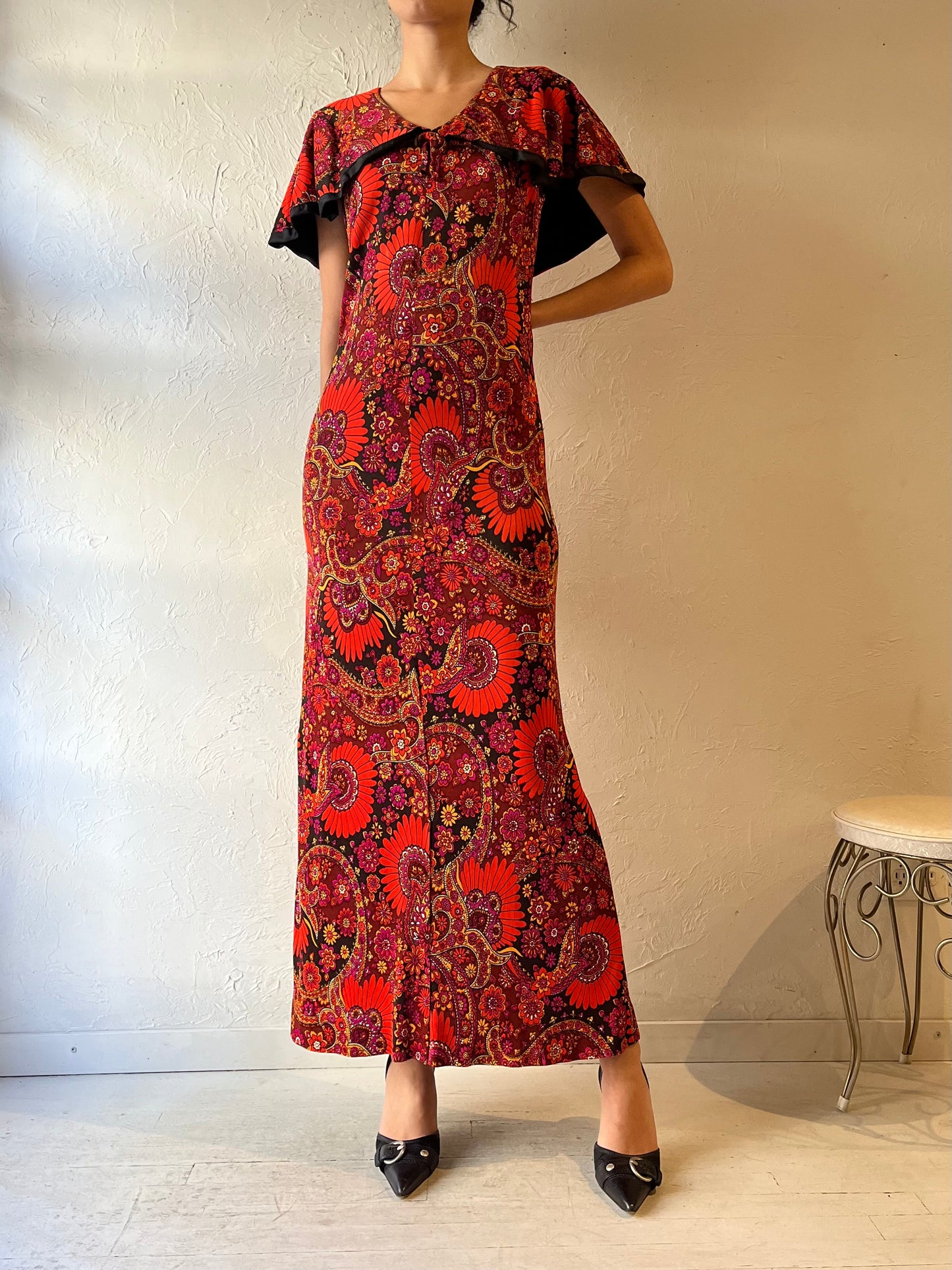 70s Retro Floral Print Maxi Dress / Small