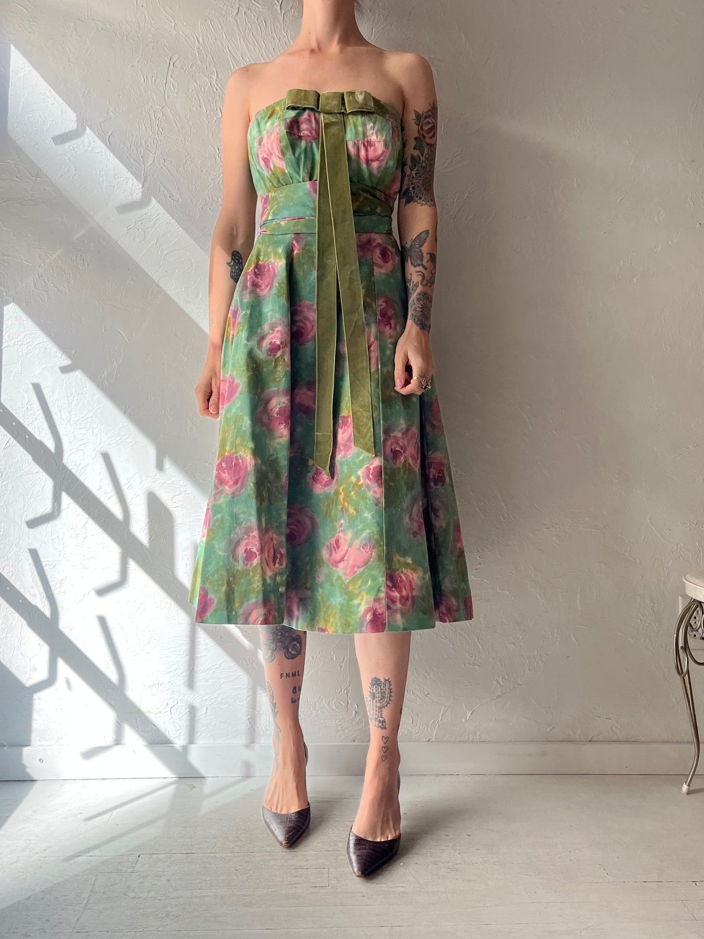 50s Handmade Floral Strapless Midi Dress / Medium