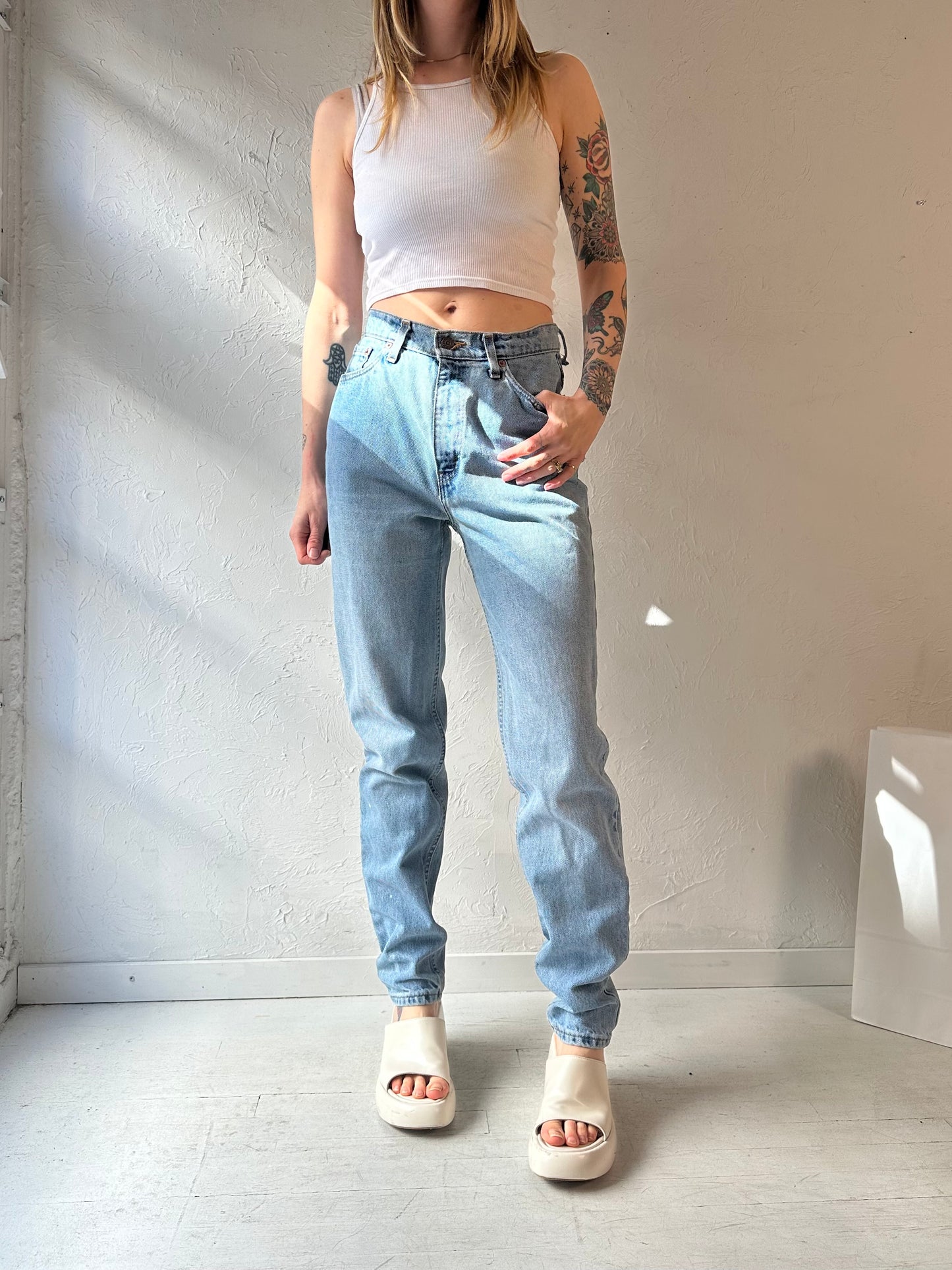90s ‘Levi’s 512’ High Waisted Slim Fit Jeans / Made in USA / 28" Waist