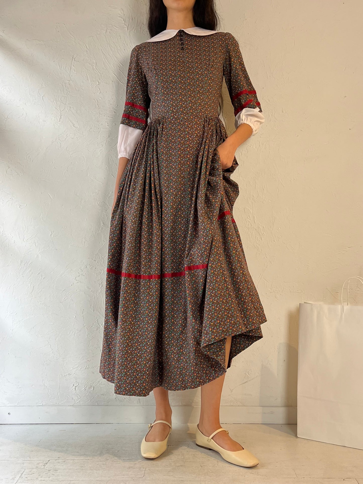 Vintage Handmade Floral Peasant Dress / Small
