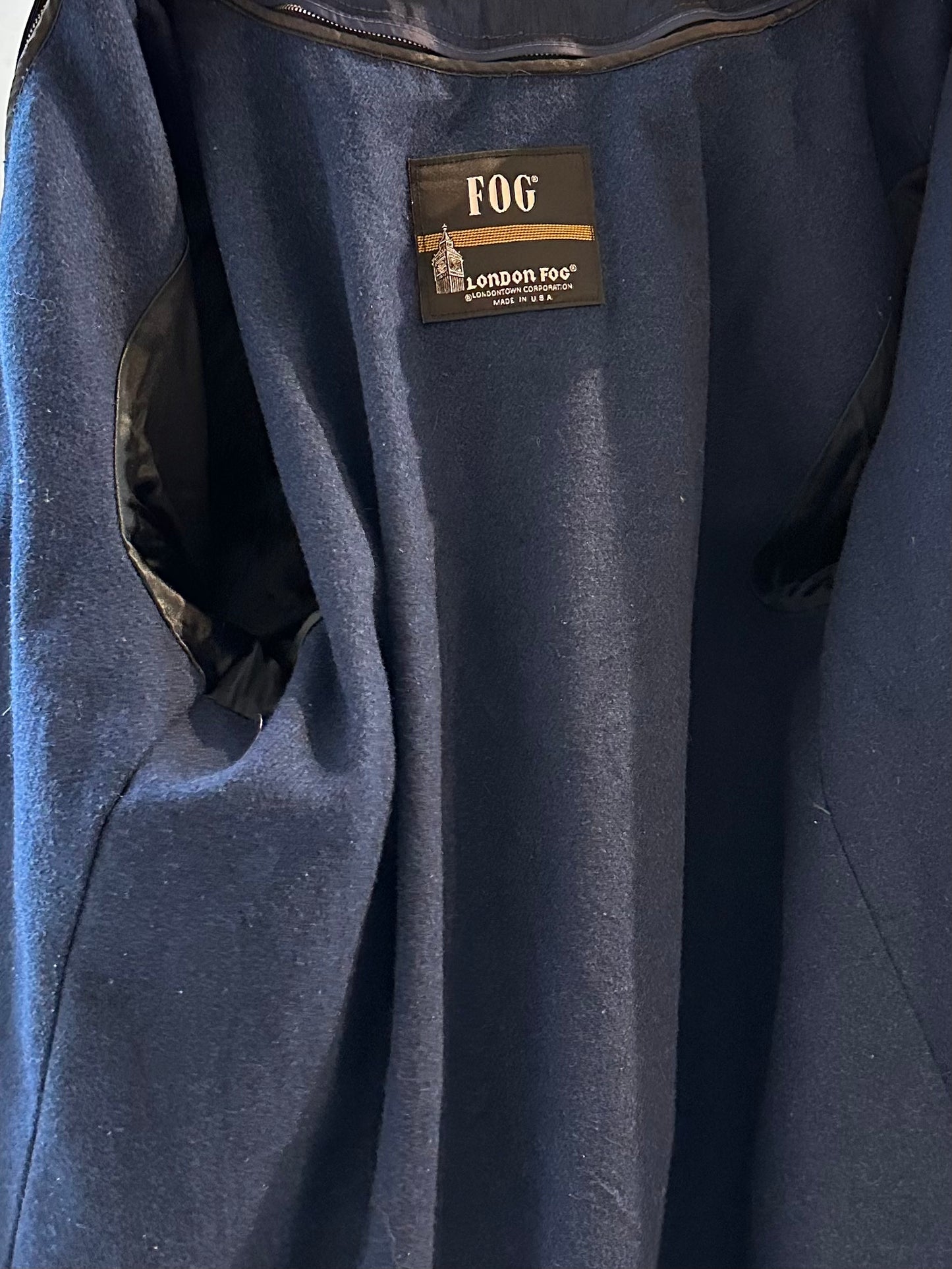 90s ‘London Fog’ Matalic Blue Trench Coat / Medium - Large