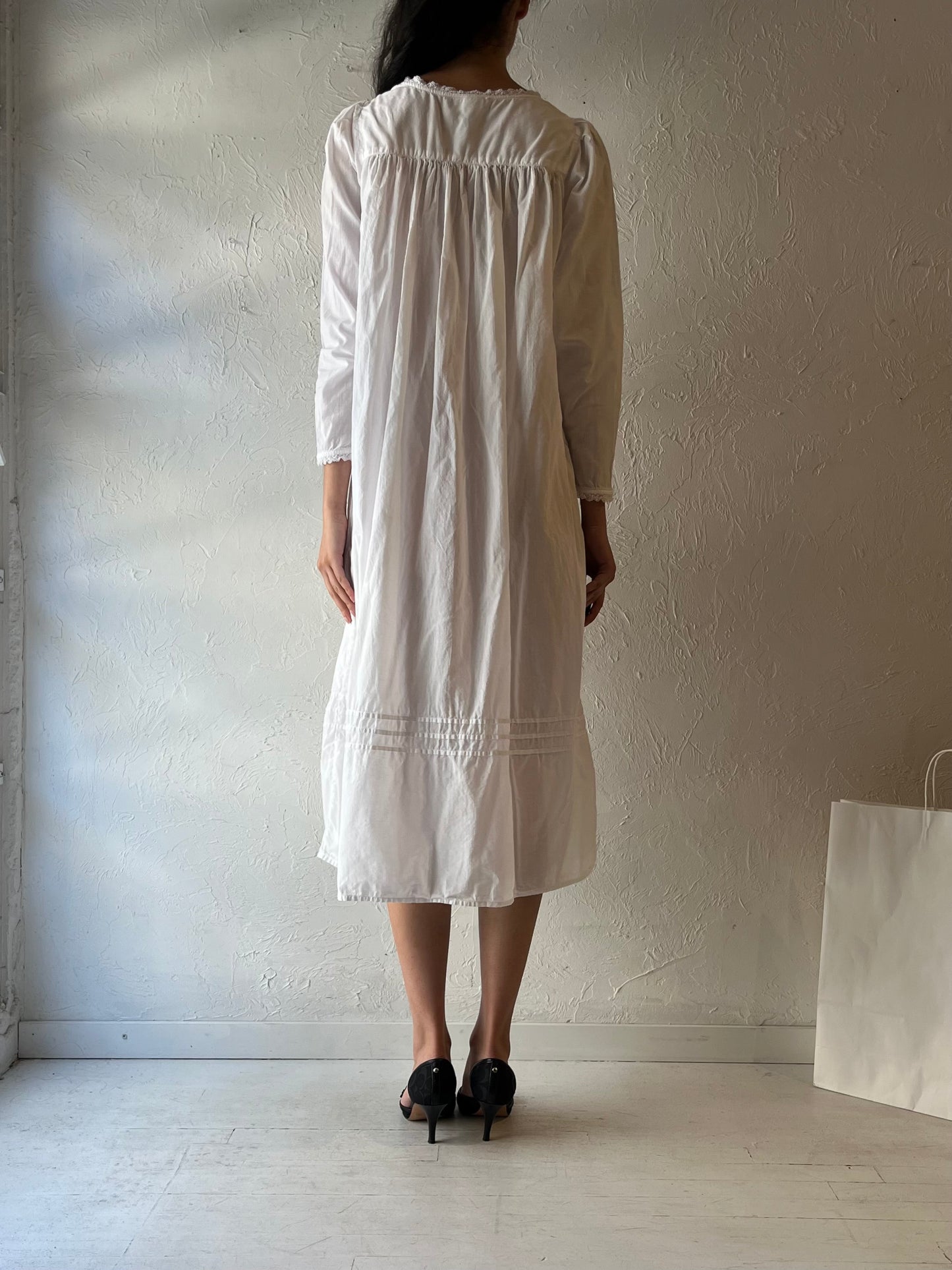 90s ‘Eileen West’ White Cotton Long Sleeve Dress / Small