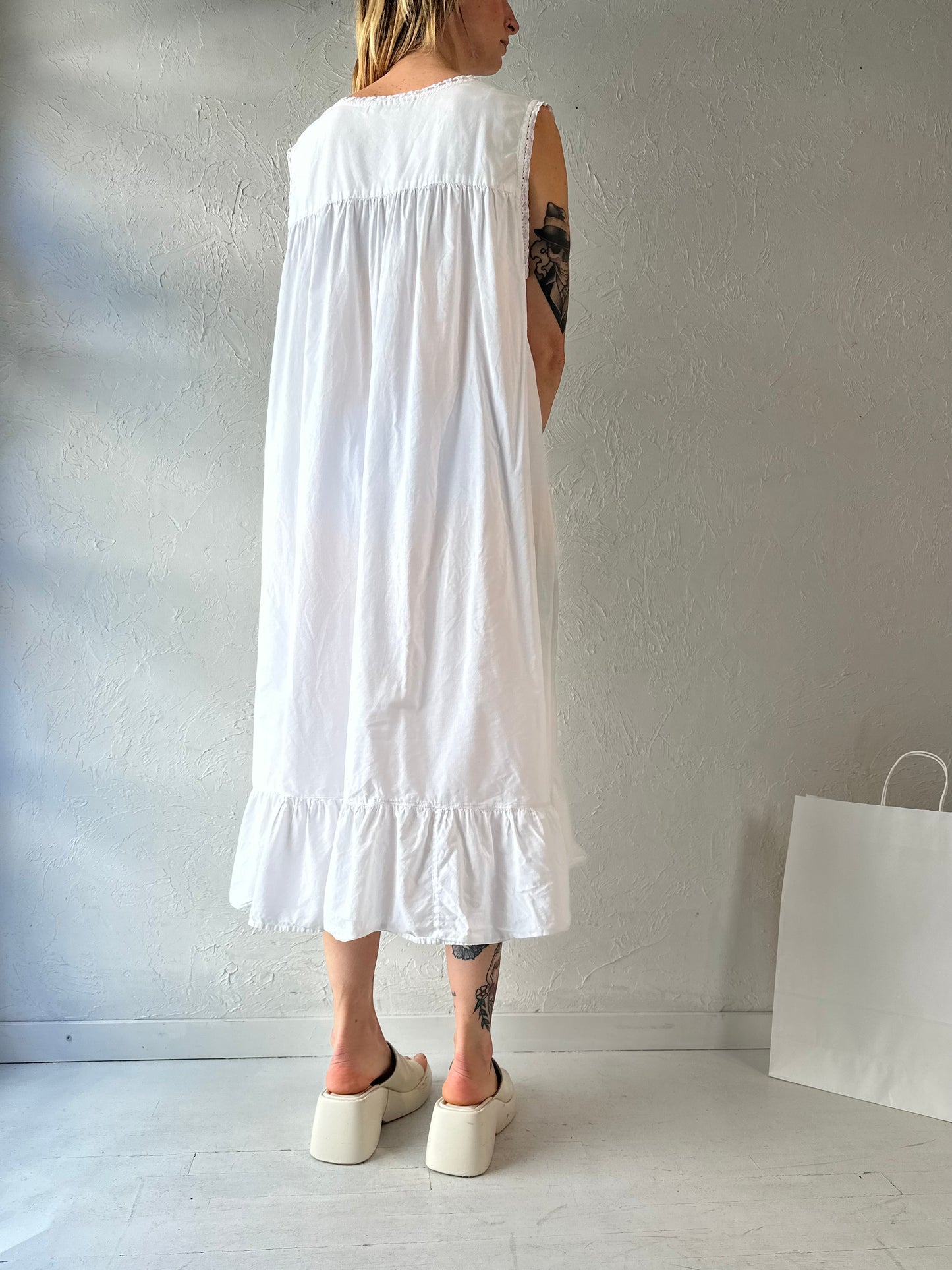 90s 'Gloria Vanderbilt' White Cotton Maxi Dress / Large