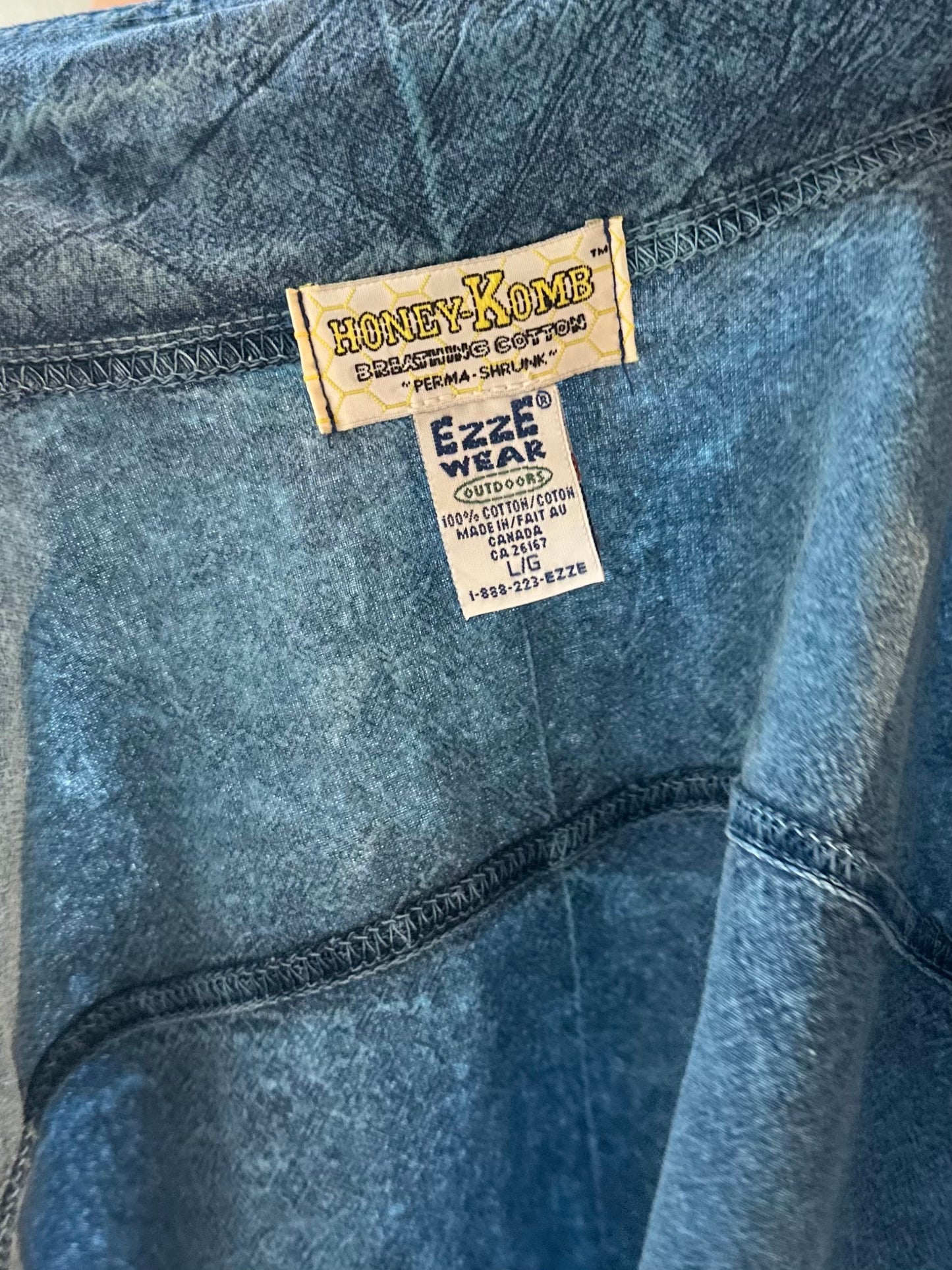 90s 'Ezze Wear' Blue Snap Button-Up T-Shirt / Large