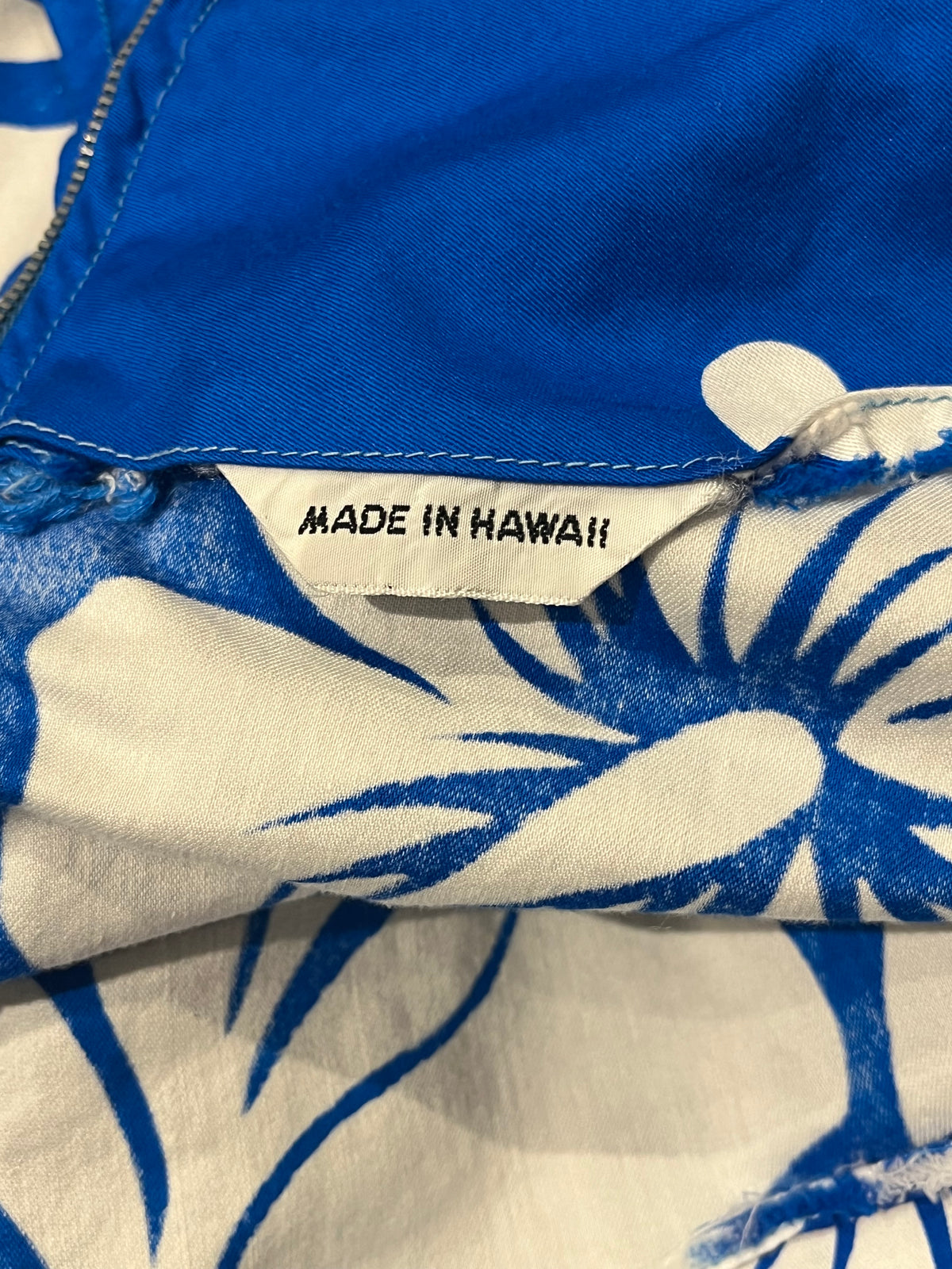 Vintage 70s Hawaiian Blue & White Hibiscus Floral Print Muumuu Tropical Boho Resort Maxi Dress / Large