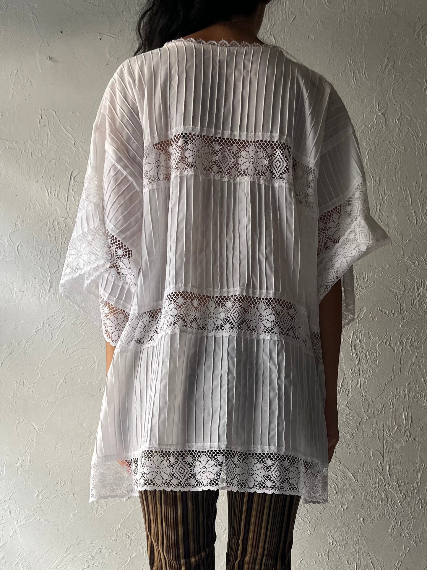 70s White Romantic Lace Button Up Top / Large