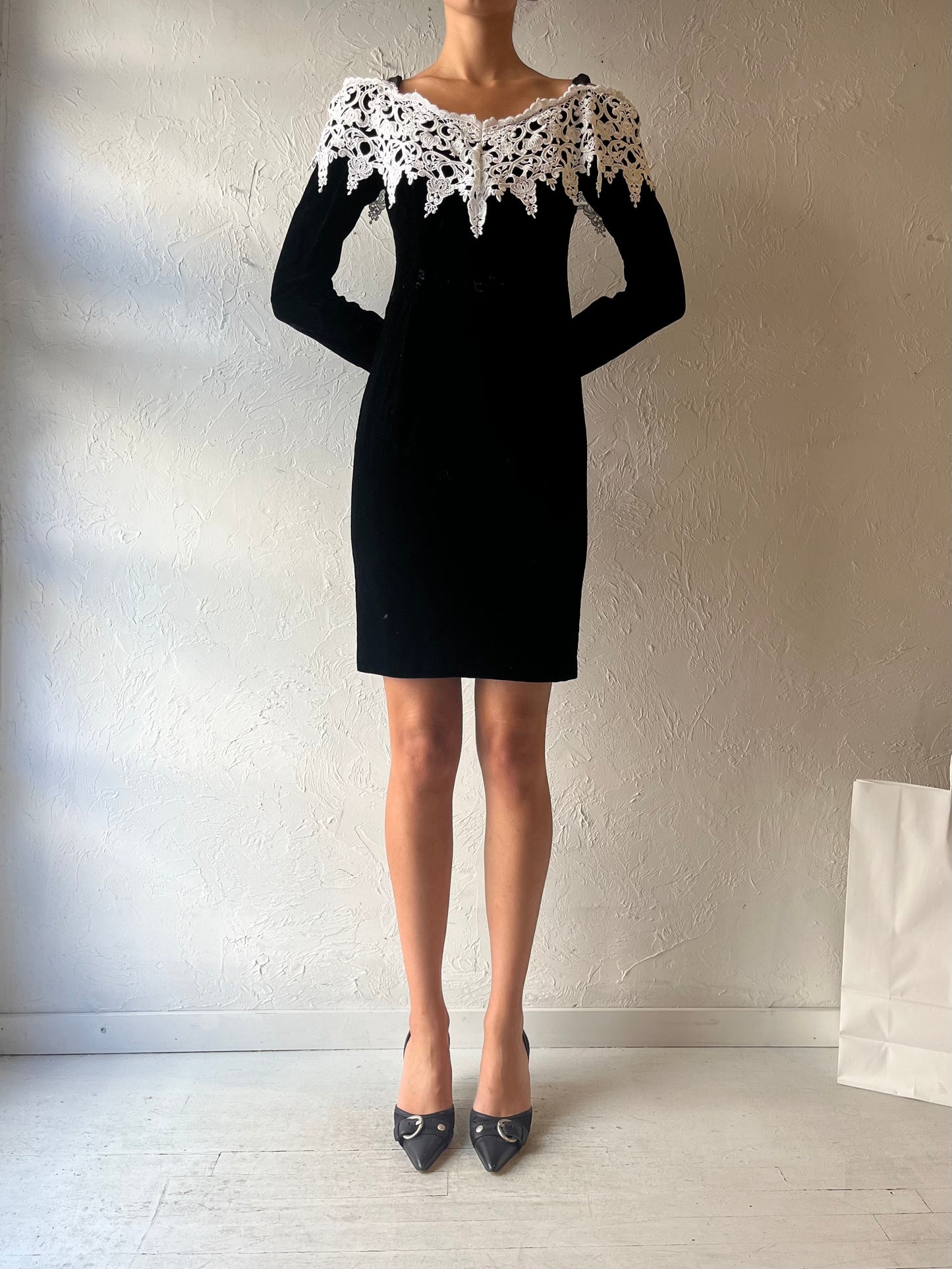 70s ‘Nu Mode’ Black Velvet Mini Dress / Small