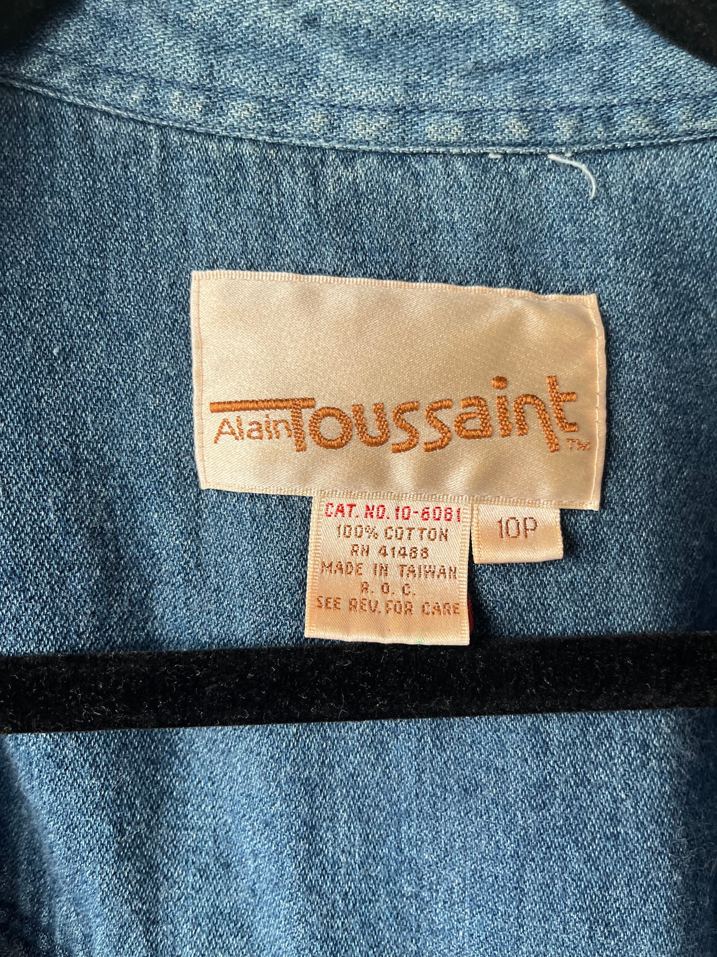 90s 'Alain Toussaint' Denim Western Cowgirl Long Sleeve Snap Up Cottagecore Dress / Medium