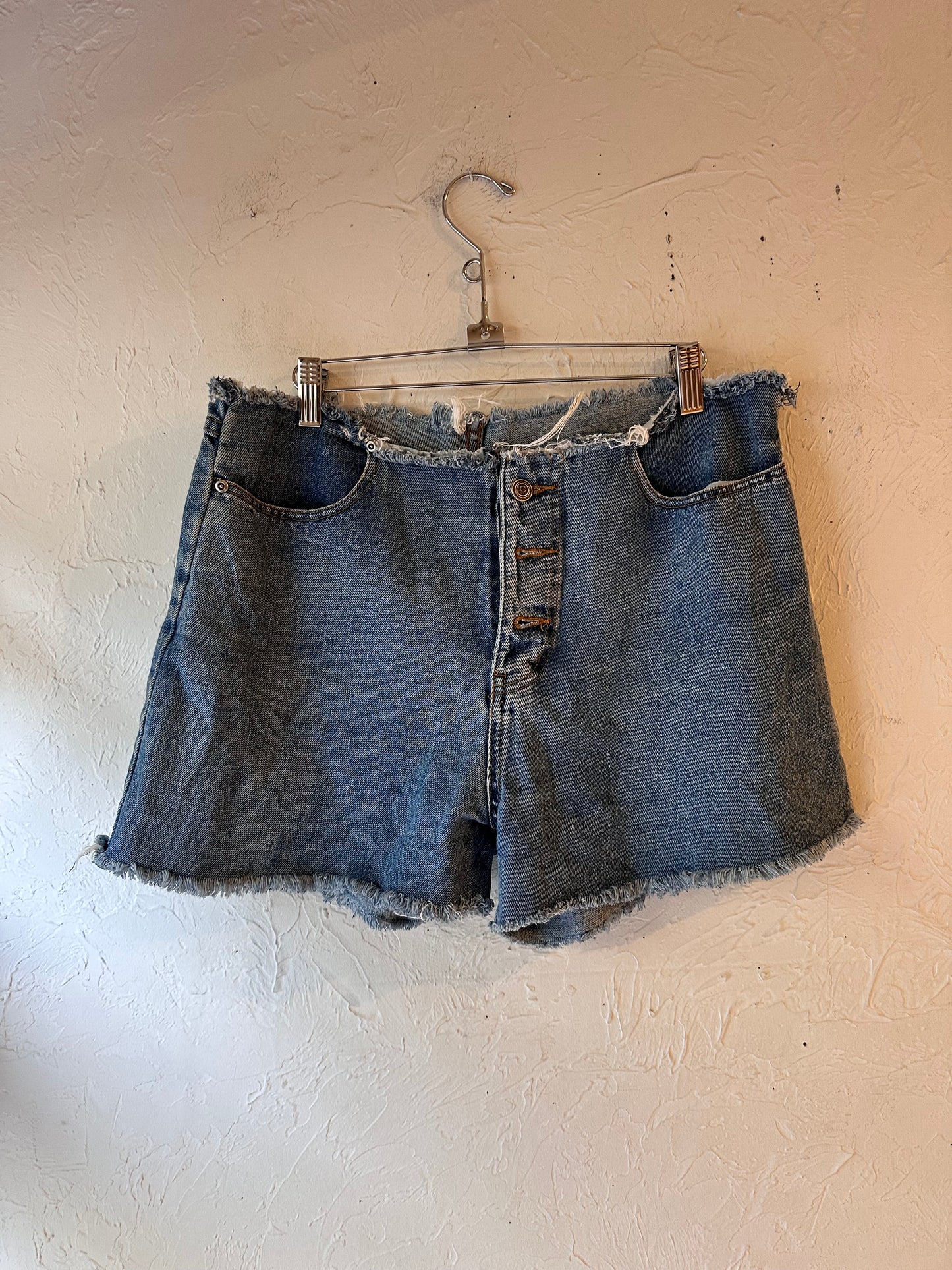 Shorts / 32”