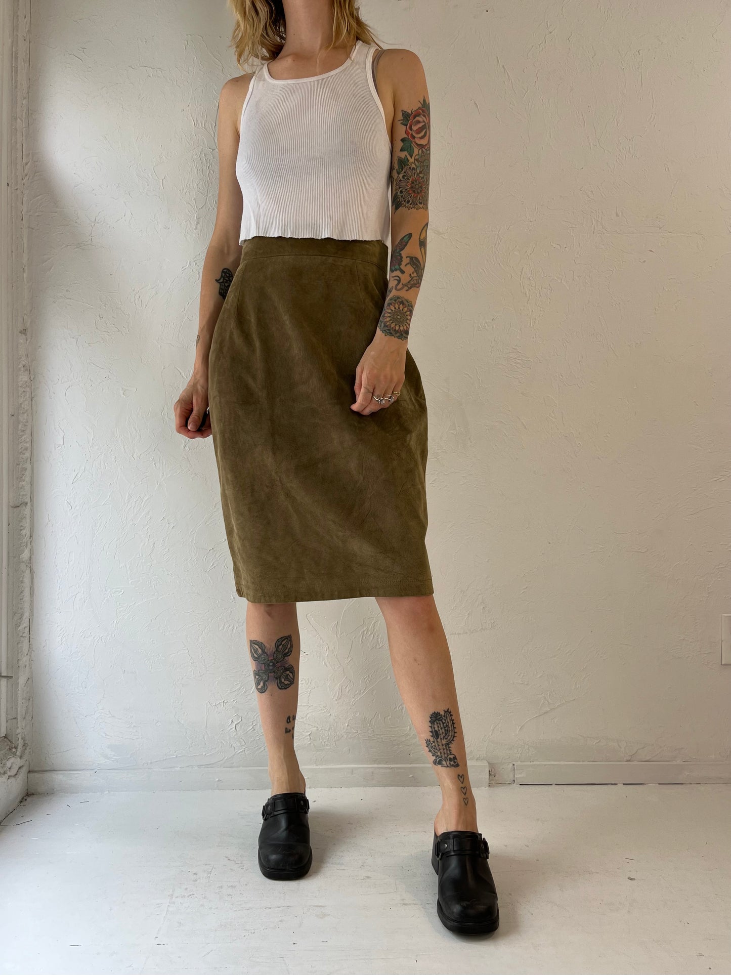 90s 'Danier' Tan Suede Leather Pencil Skirt / 26"