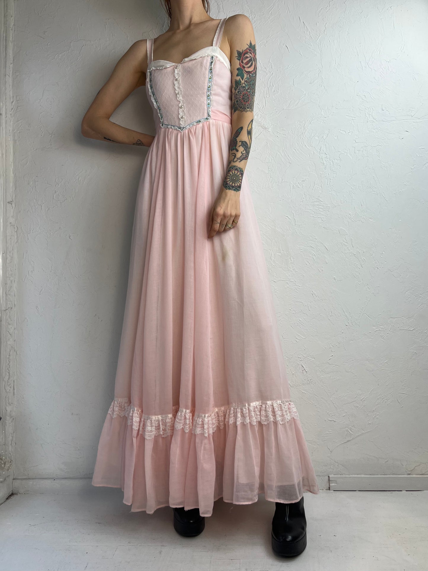 70s ‘Gunne Sax’ Baby Pink White Lace Gunne Sax Peasant Dress / X-Small