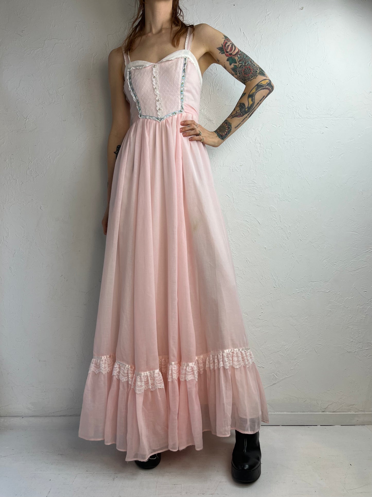 70s ‘Gunne Sax’ Baby Pink White Lace Gunne Sax Peasant Dress / X-Small