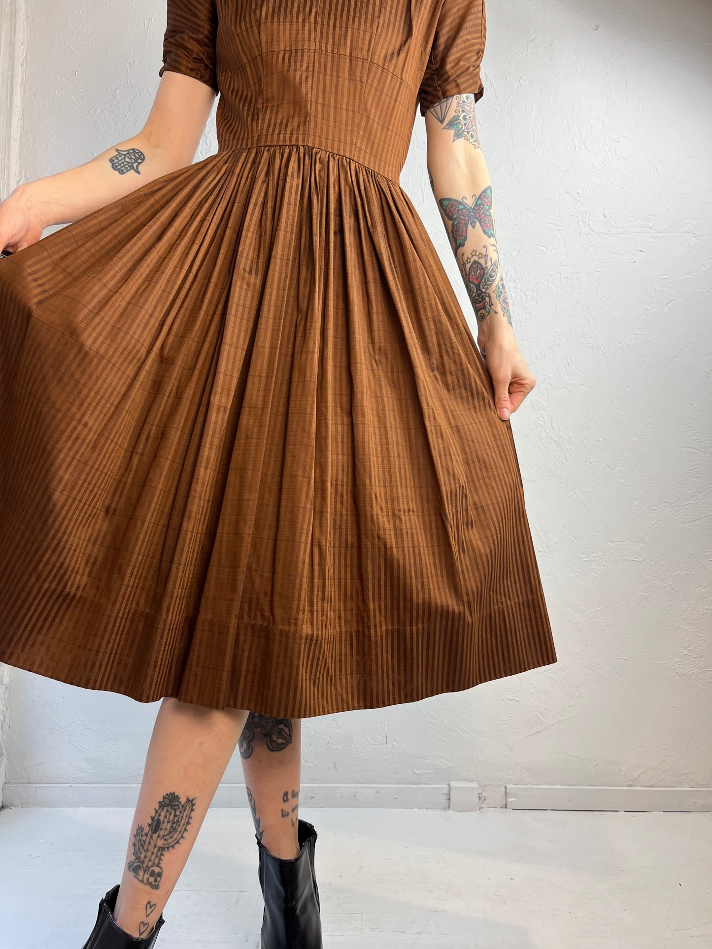 60s Brown Striped Lightweight Shortsleeved Cotton Day Dress / Small