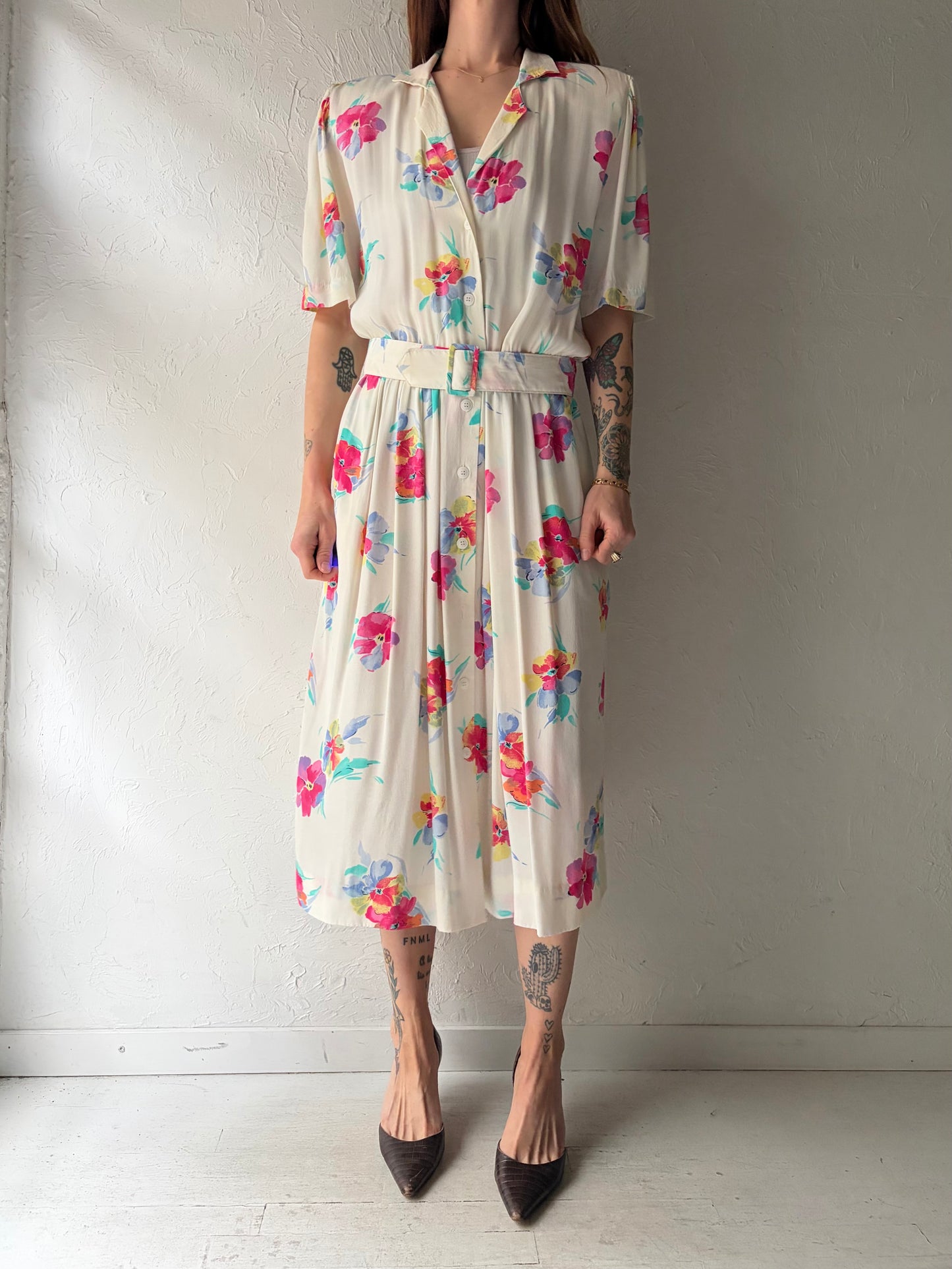 80s 'Chocolates' White Floral Shirt Dress / Vintage 1980s Retro Flowy Summer Midi Dress / Large