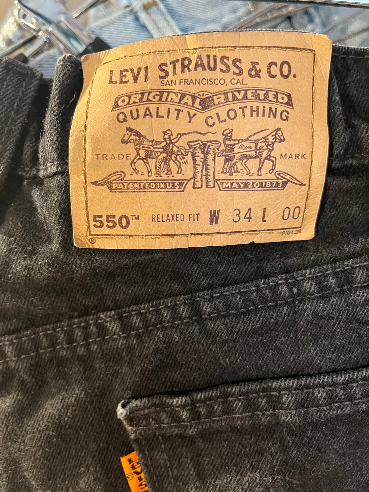 90s ‘Levis 550’ Black Denim Shorts / Medium