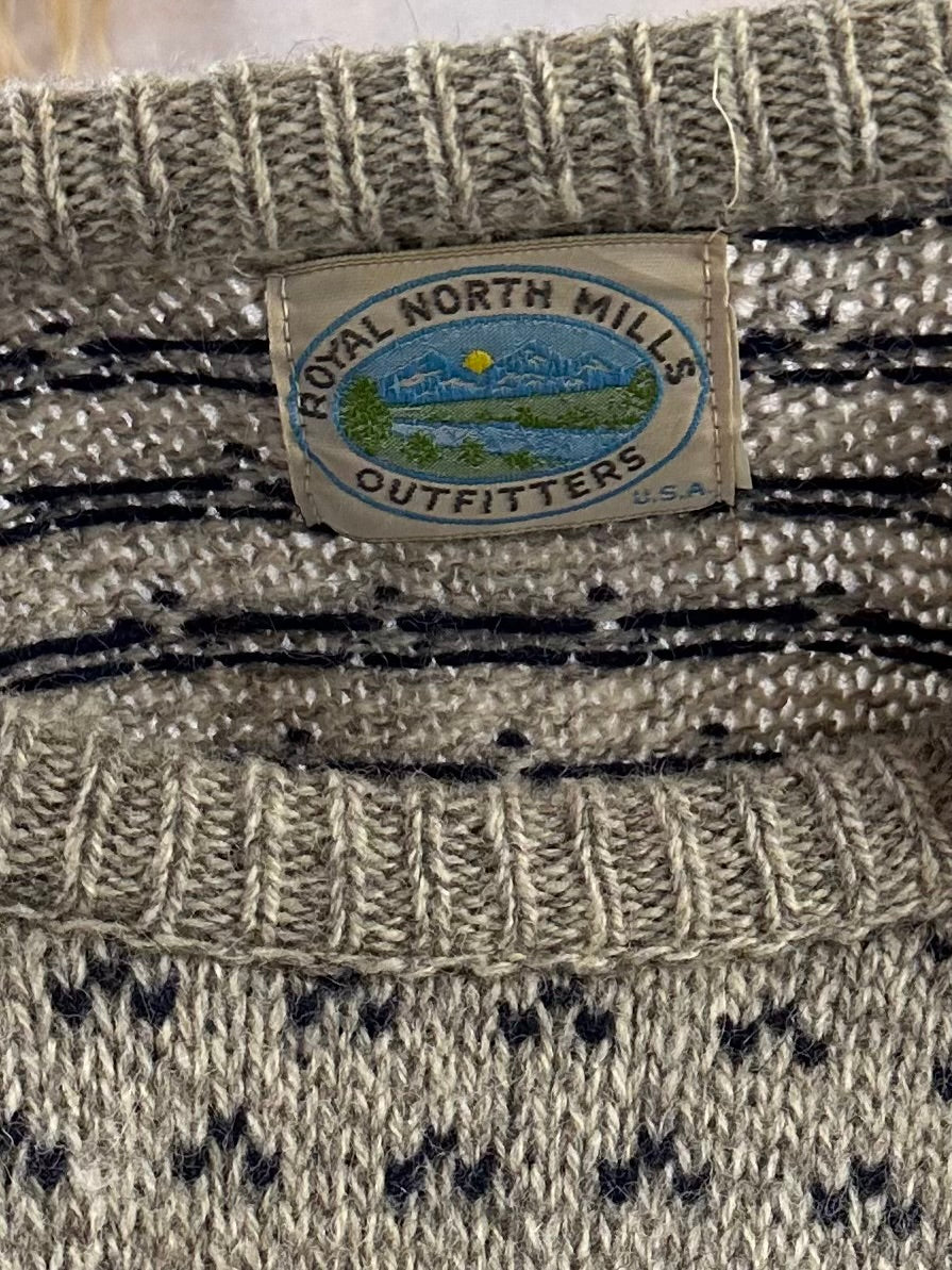 90s ‘North Mills’ Gray Wool Crew Neck Sweater / Medium
