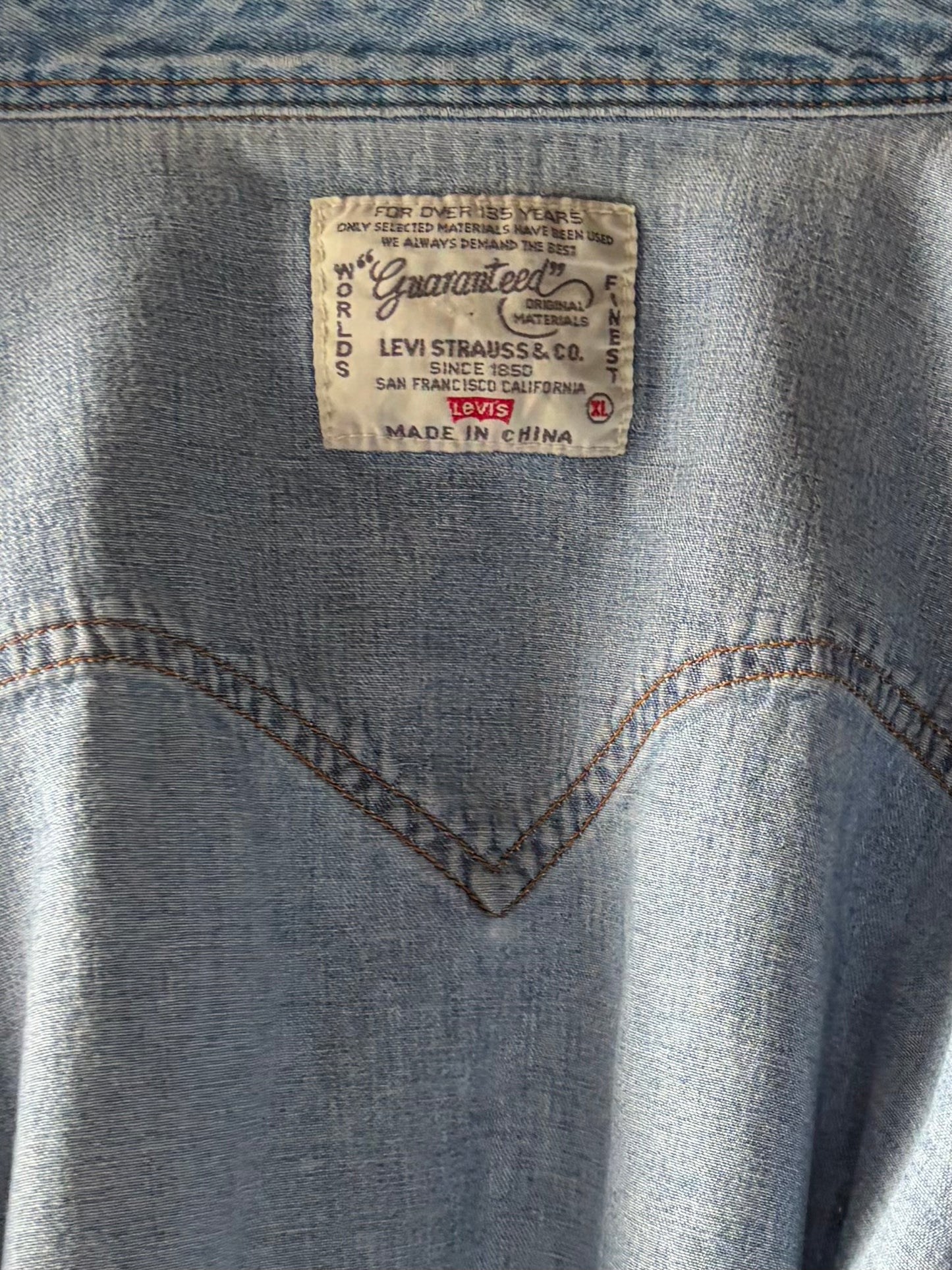 90s 'Levis' Pearl Snap Western Denim Shirt / XL