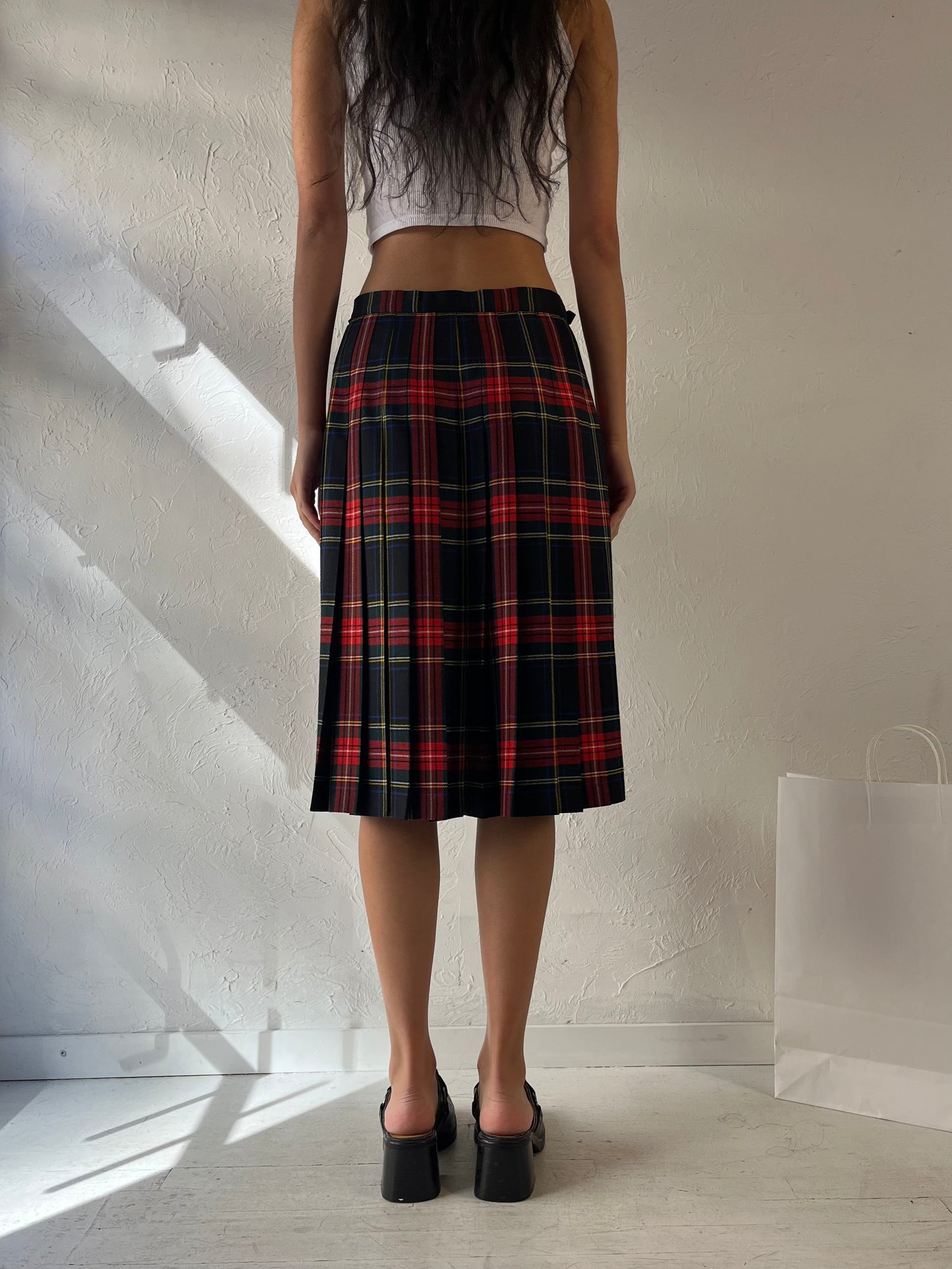 80s ‘Pitlochry of Scotland’ Pleated Plaid Wool Midi Skirt / Medium