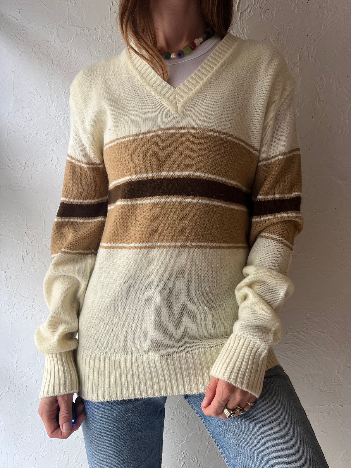 90s 'Club International' White Acrylic Normcore Preppy Academia Pullover Sweater / Medium