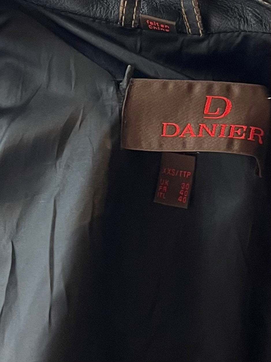 90s ‘Danier’ Leather Jacket / XXS