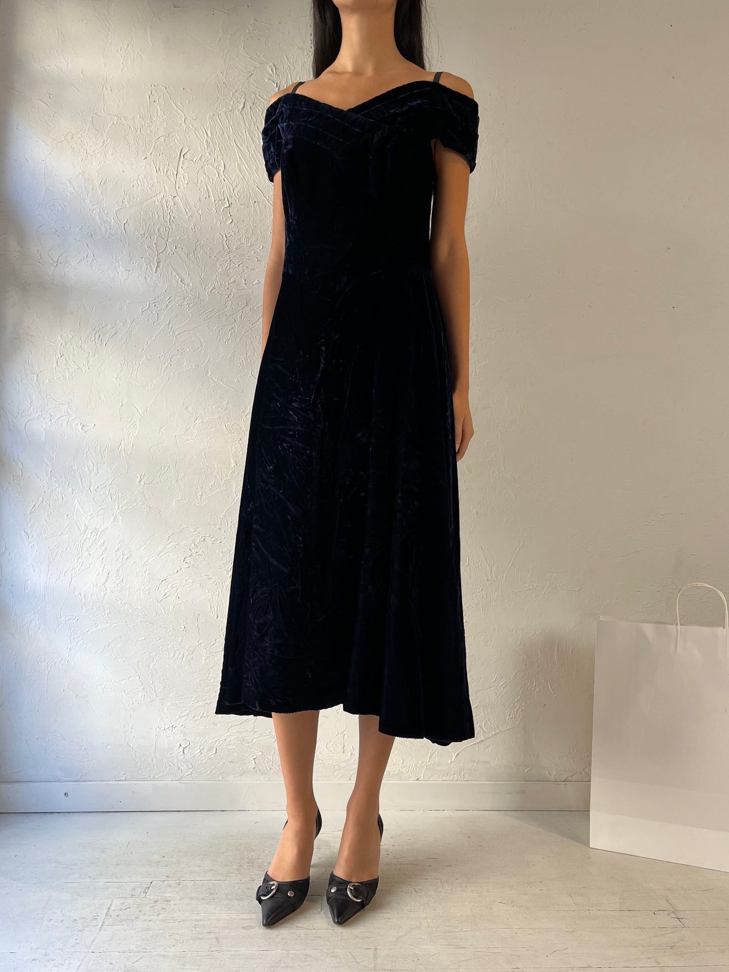 90s ‘Karin Stevens’ Navy Blue Crushed Velvet Dress / Medium