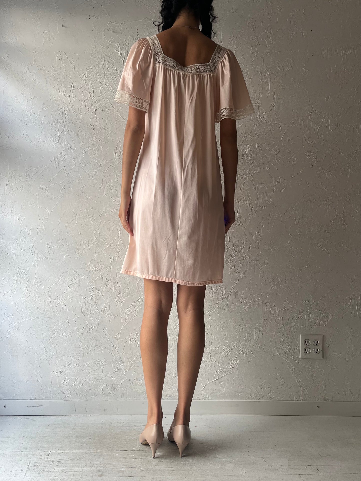 Vintage 'Artemis' Pale Pink Lacey Night Dress / Small