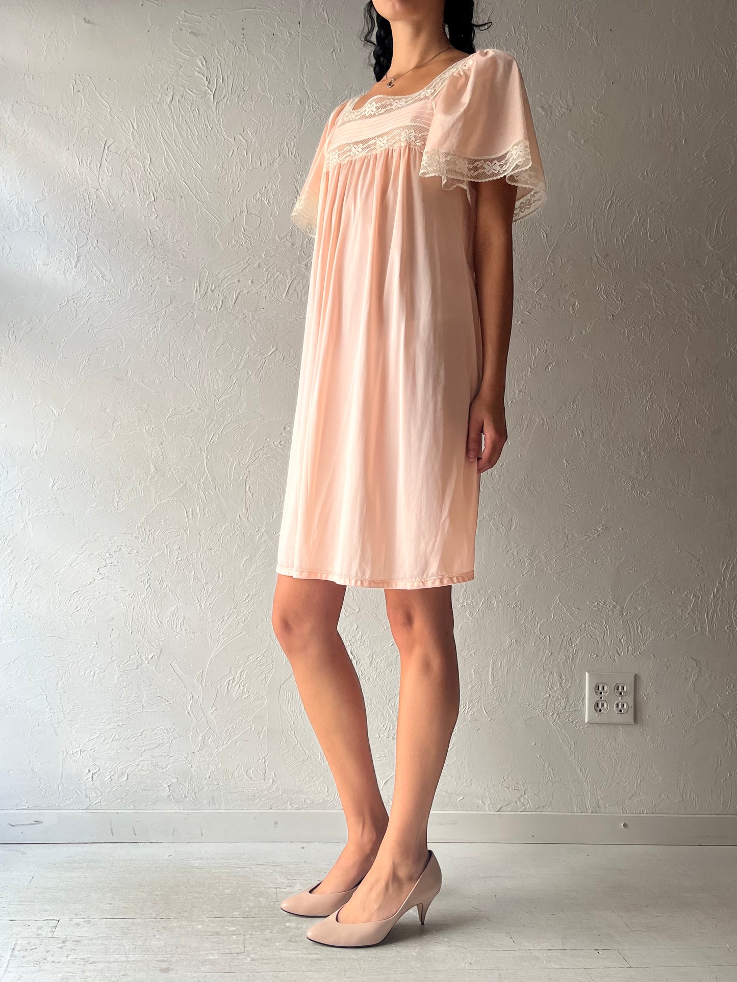 Vintage 'Artemis' Pale Pink Lacey Night Dress / Small