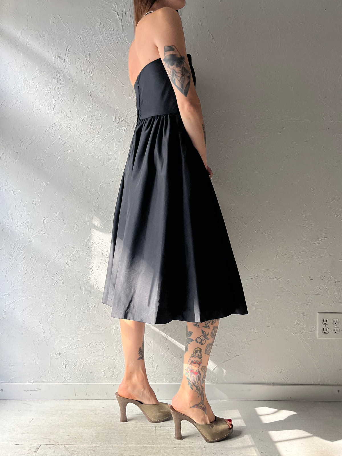 Vintage Handmade Black Strapless Sweetheart Neckline Midi Dress / Minimalist Full Skirt Cocktail Party Dress / Small