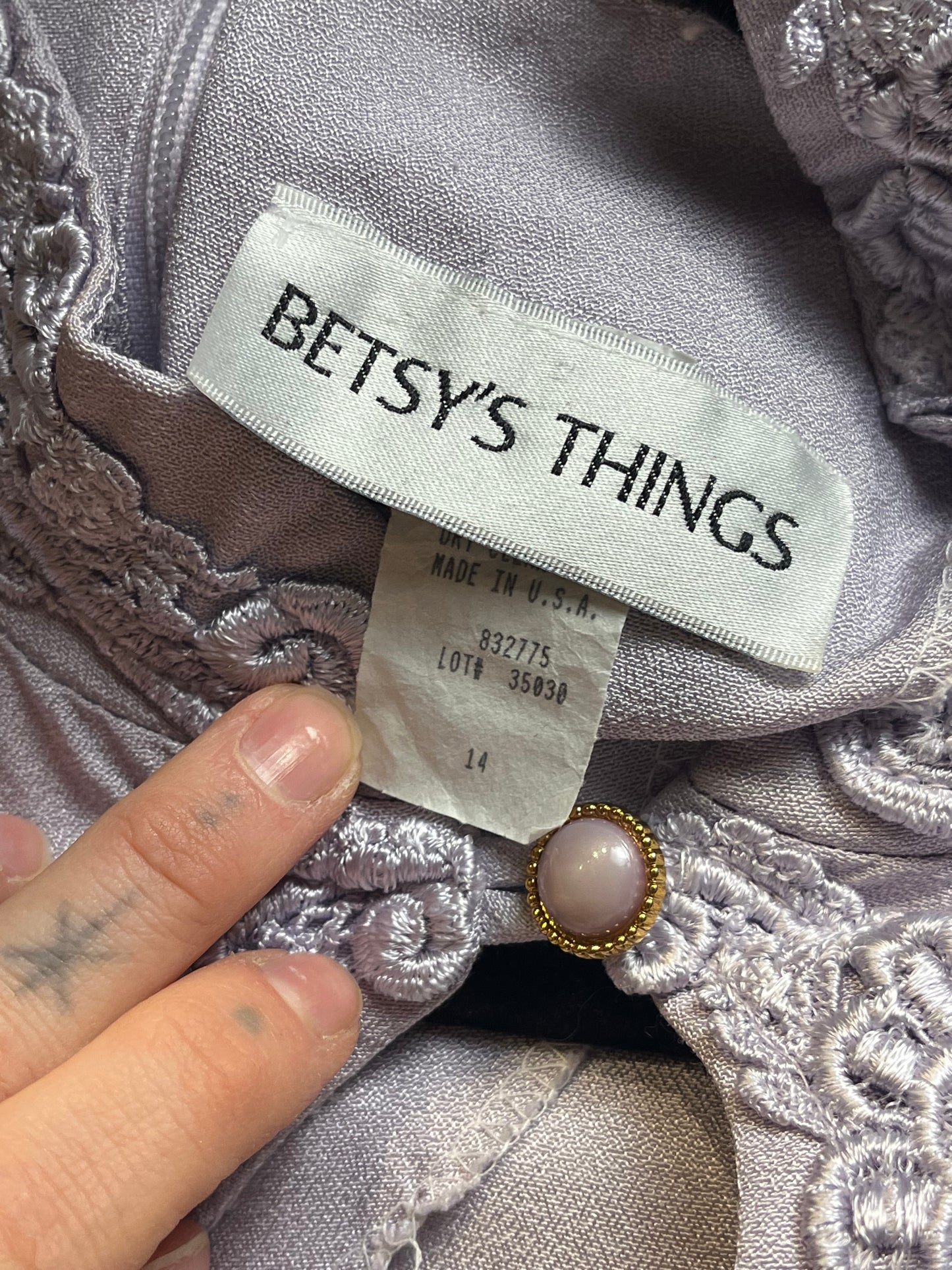 90s ‘Betsy’s Things’ Lavender Key Hole Dress / Large