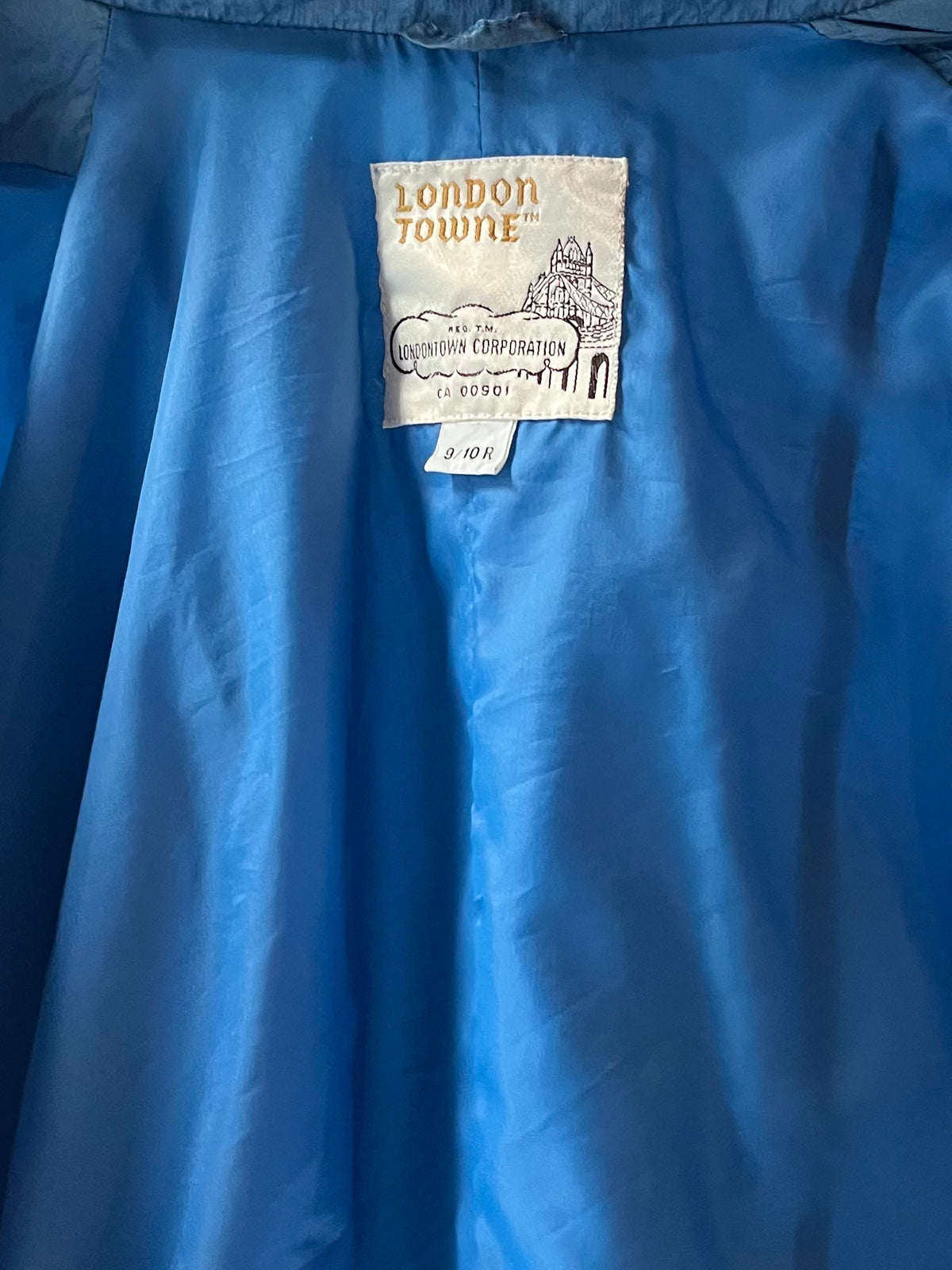 90s 'London Towne Blue Crinkle Retro Oversized Minimalist Lightweight Jacket / Medium