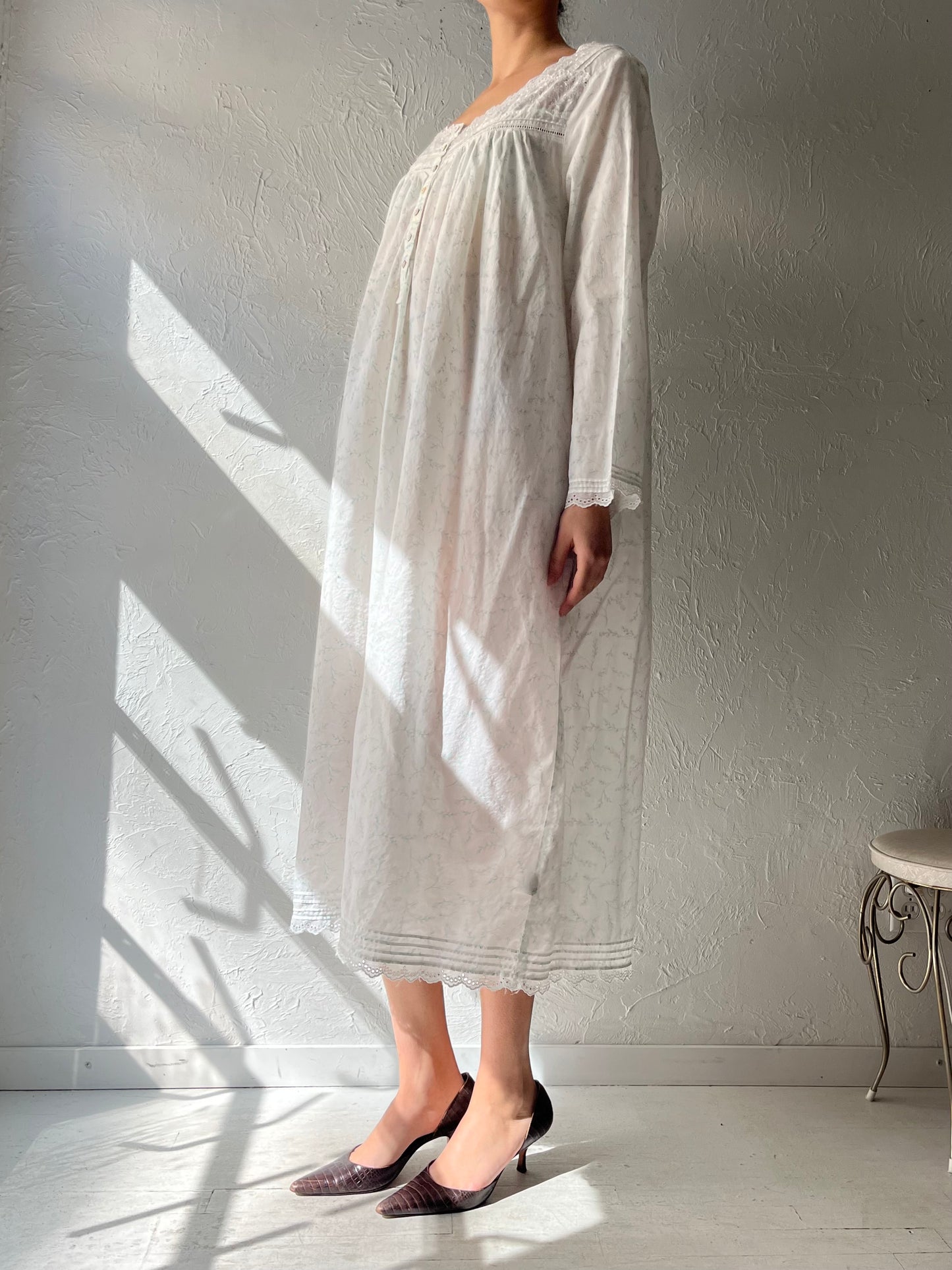 90s 'Eileen West' White Floral Long Sleeve Summer Nighty Dress / Vintage 1990s Cotton Cottagecore Midi Nightgown / Large