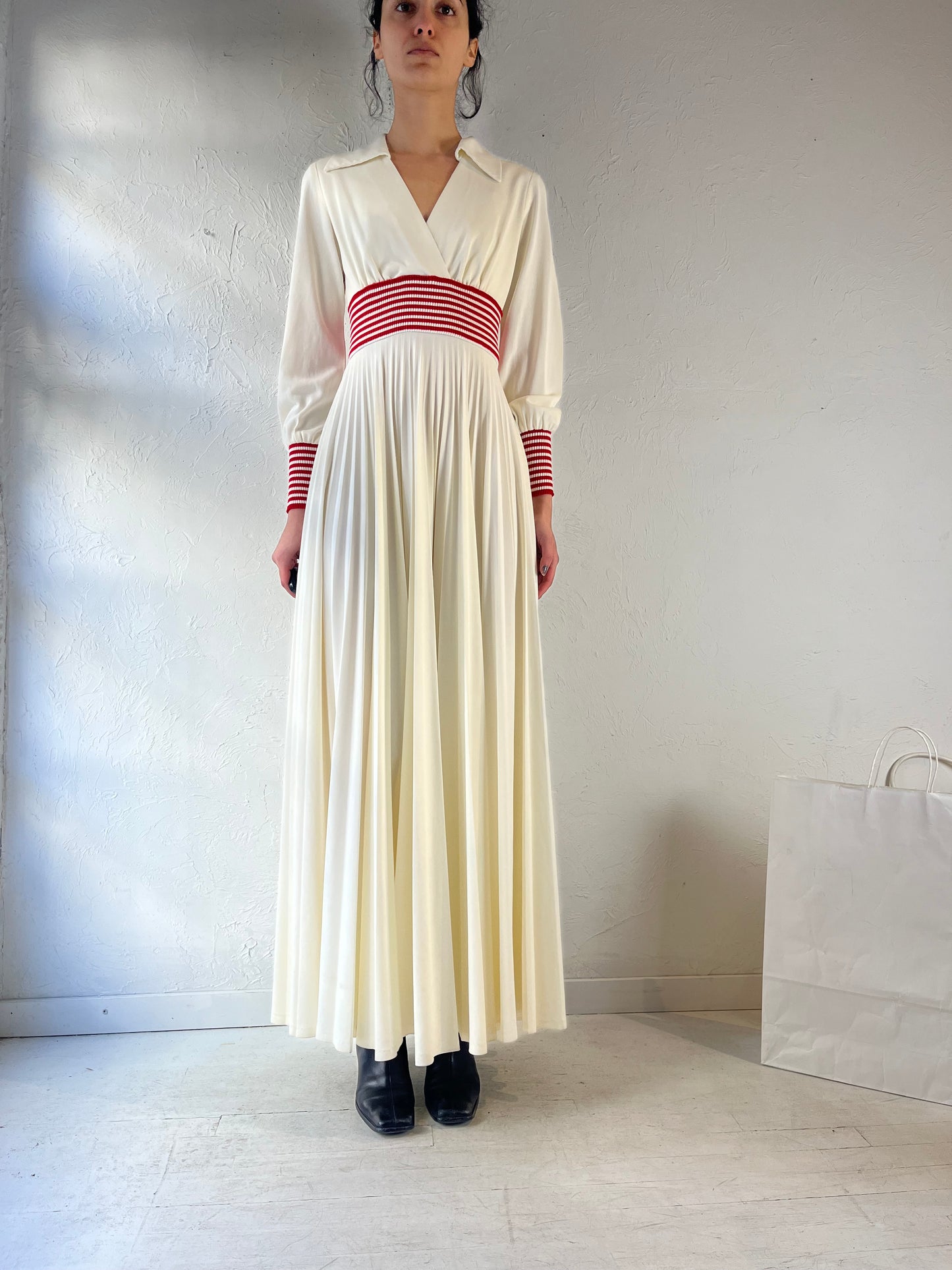 70s White and Red Long V Neck Dress / Vintage Formal Dress / Small